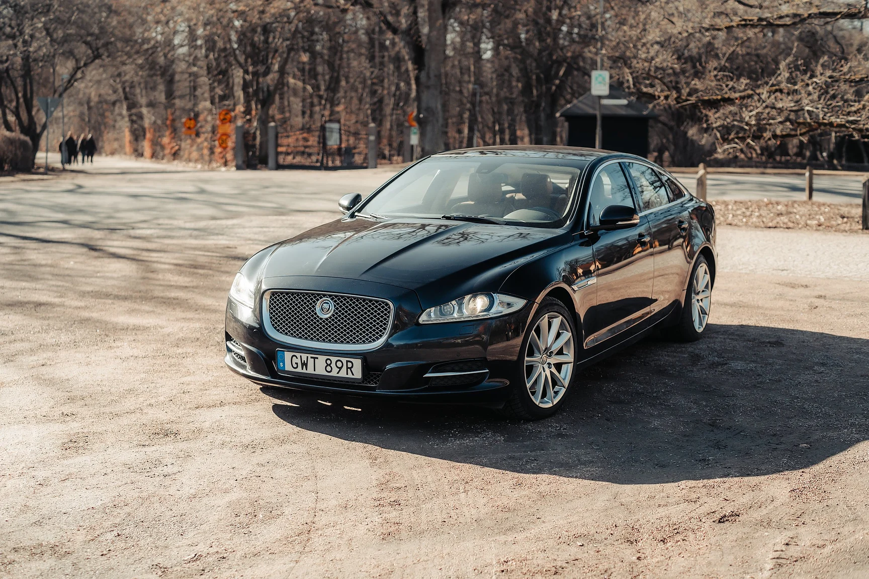 Exterior image of 2012 Jaguar XJ (1)