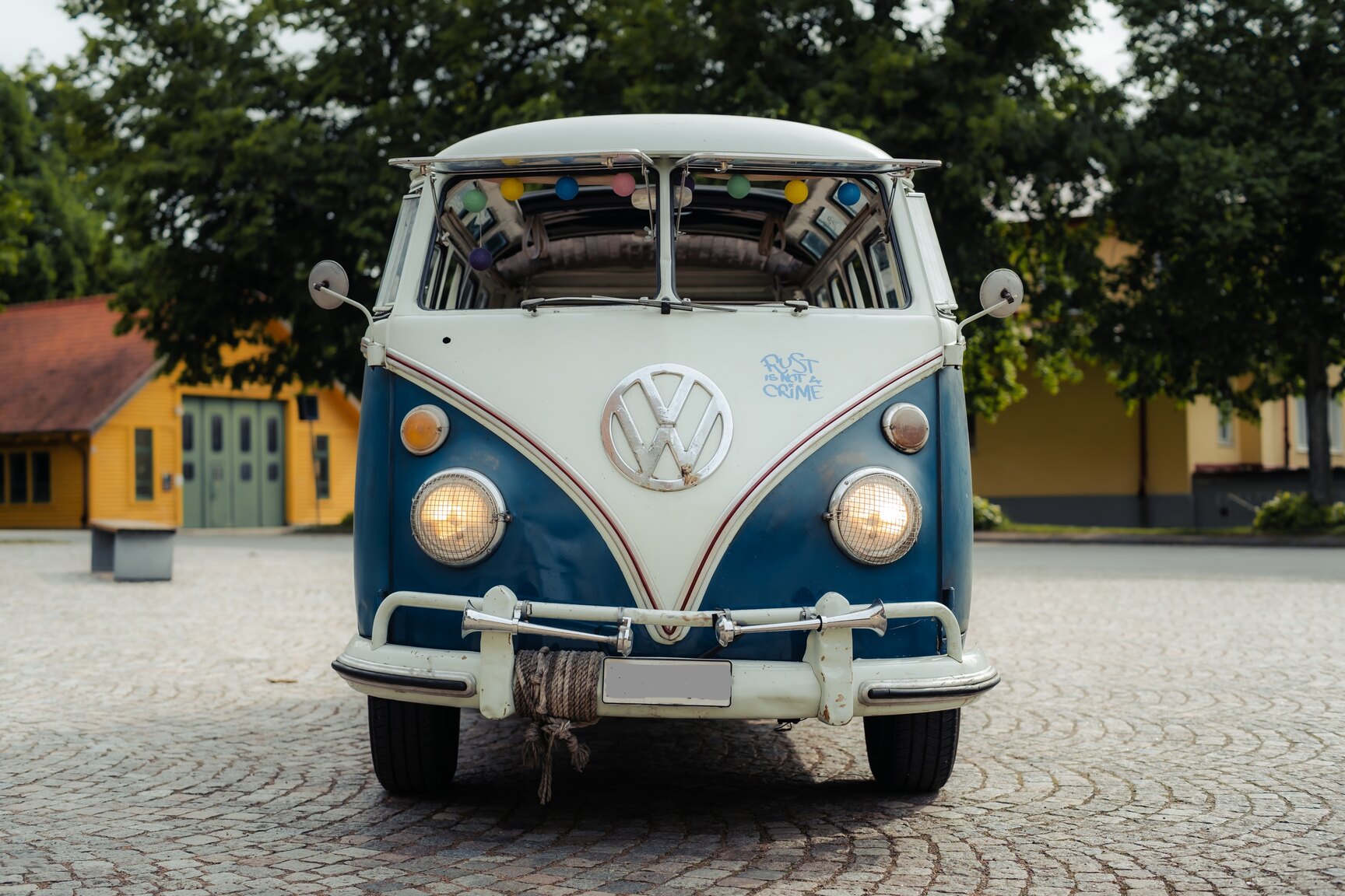 Aussenfoto 1964 Volkswagen Kleinbus Transporter 1500 Deluxe “21-fönsters Samba”