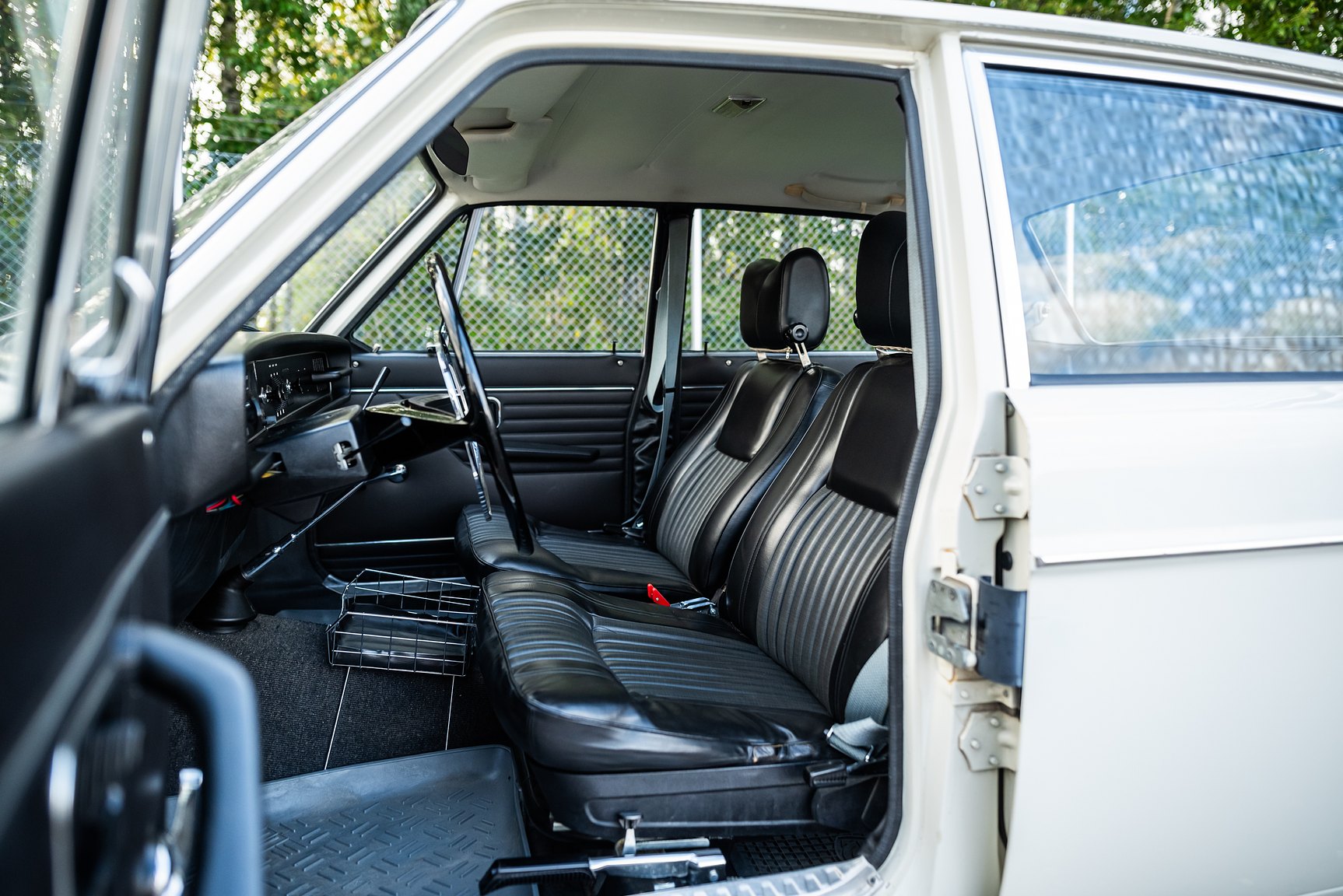 Interior image of 1967 Volvo 144 1.8 