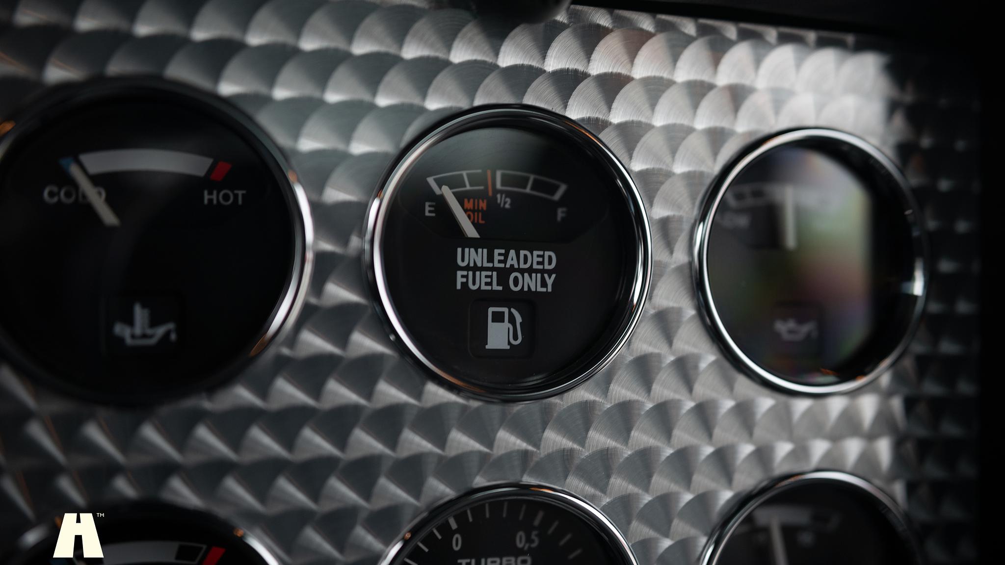 Innenraumfoto von 1997 Bentley Continental T (15)