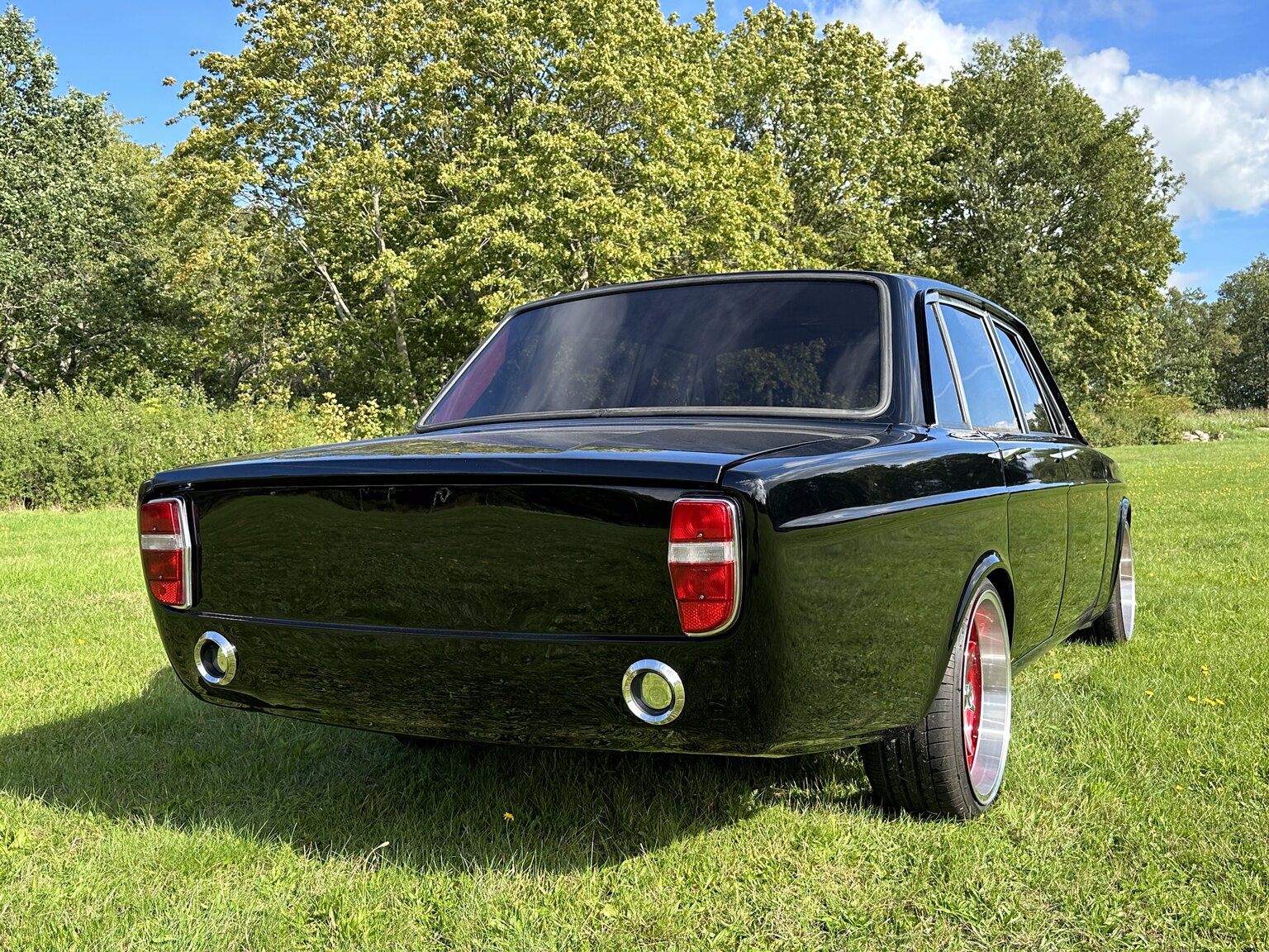 Aussenfoto 1969 Volvo 144 custom