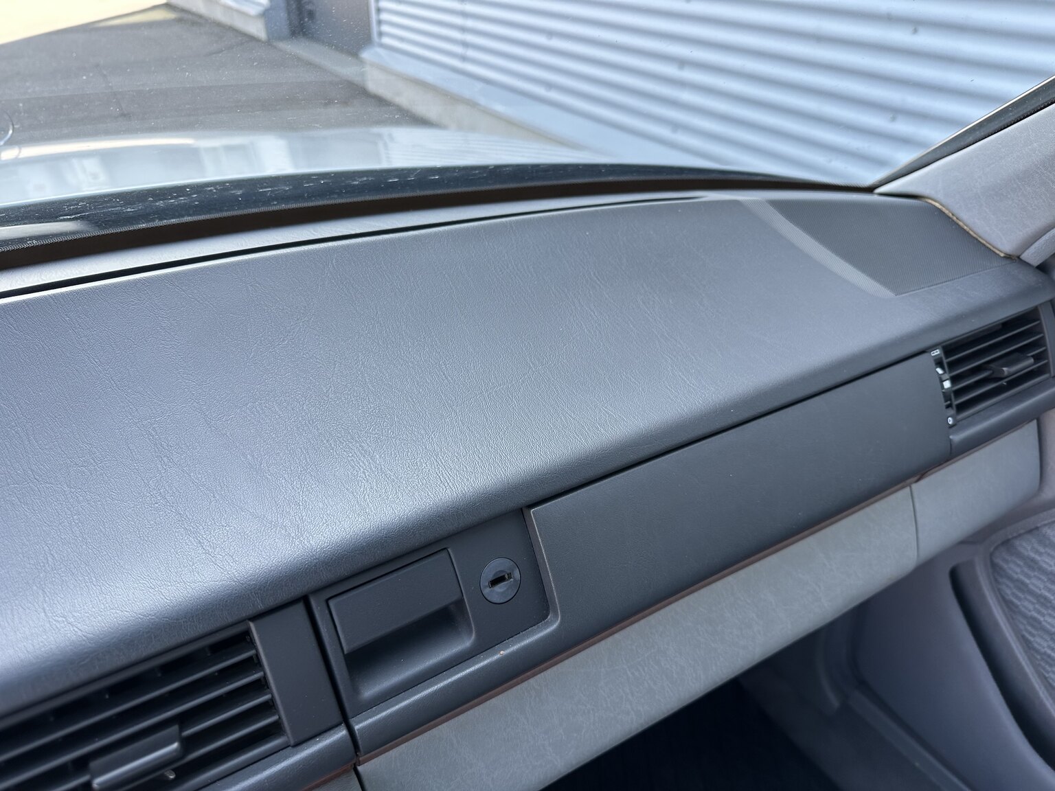 Interior image of 1992 Mercedes-Benz 250D