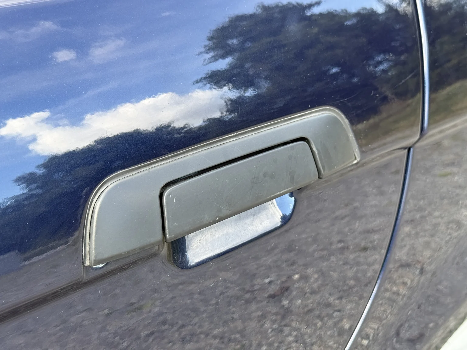 Exteriörbild på 1990 BMW 750i (35)