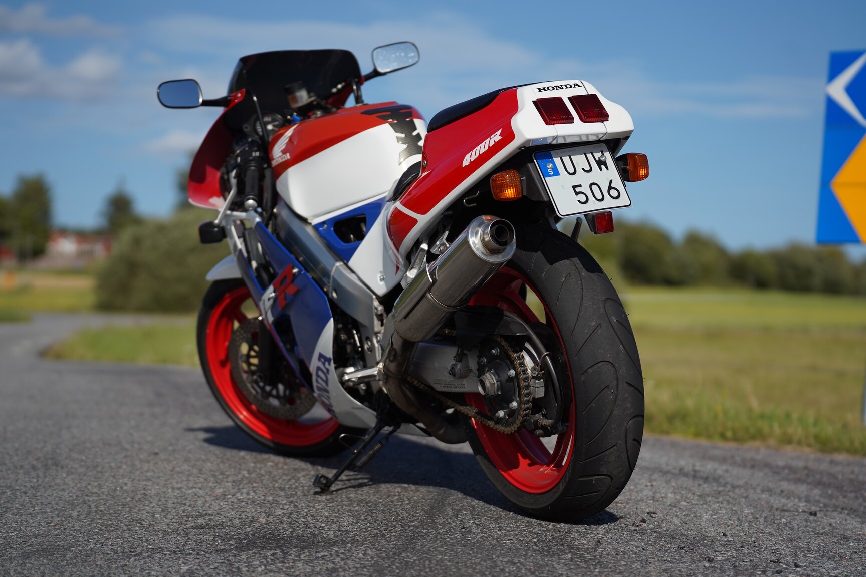 Exterior image of 1992 Honda VFR400R NC30