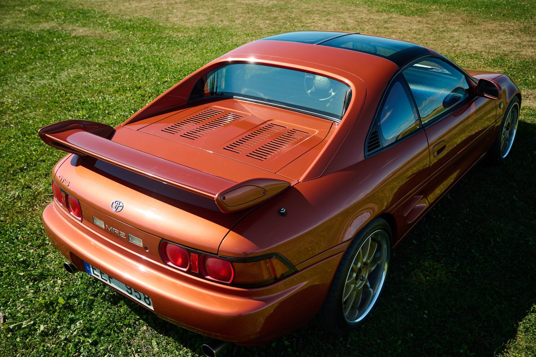 Exterior image of 1999 Toyota MR2 2.0 Turbo