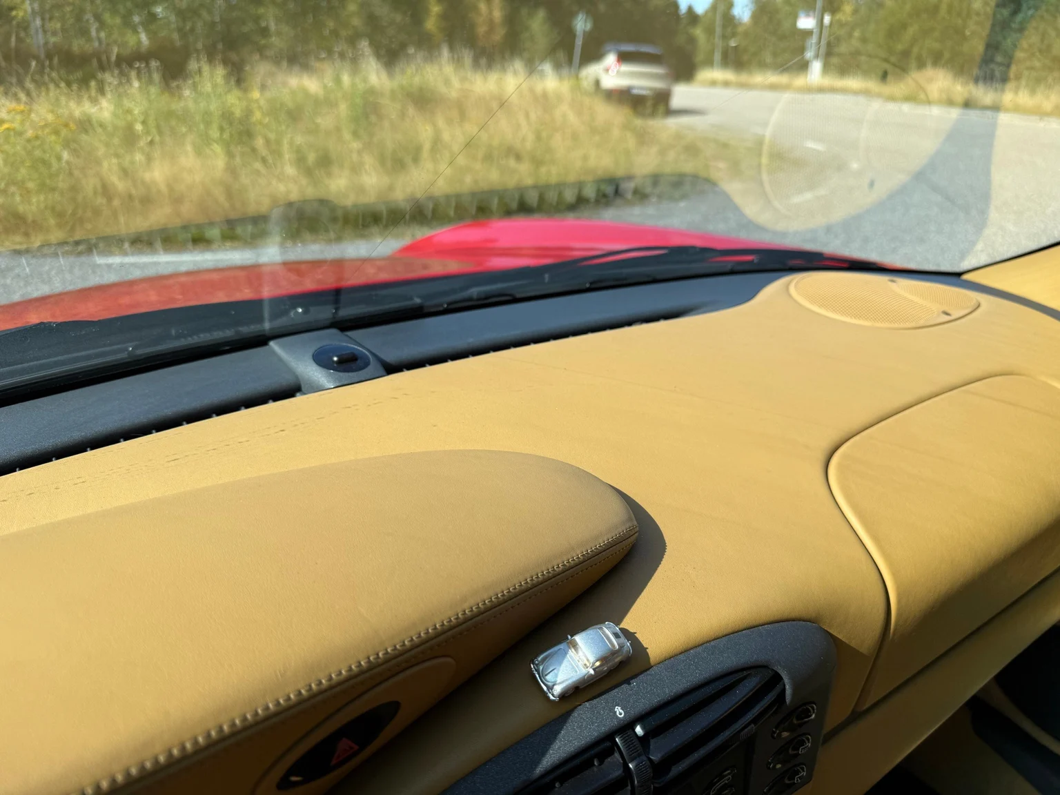 Innenraumfoto von 1998 Porsche 911 Carrera (21)