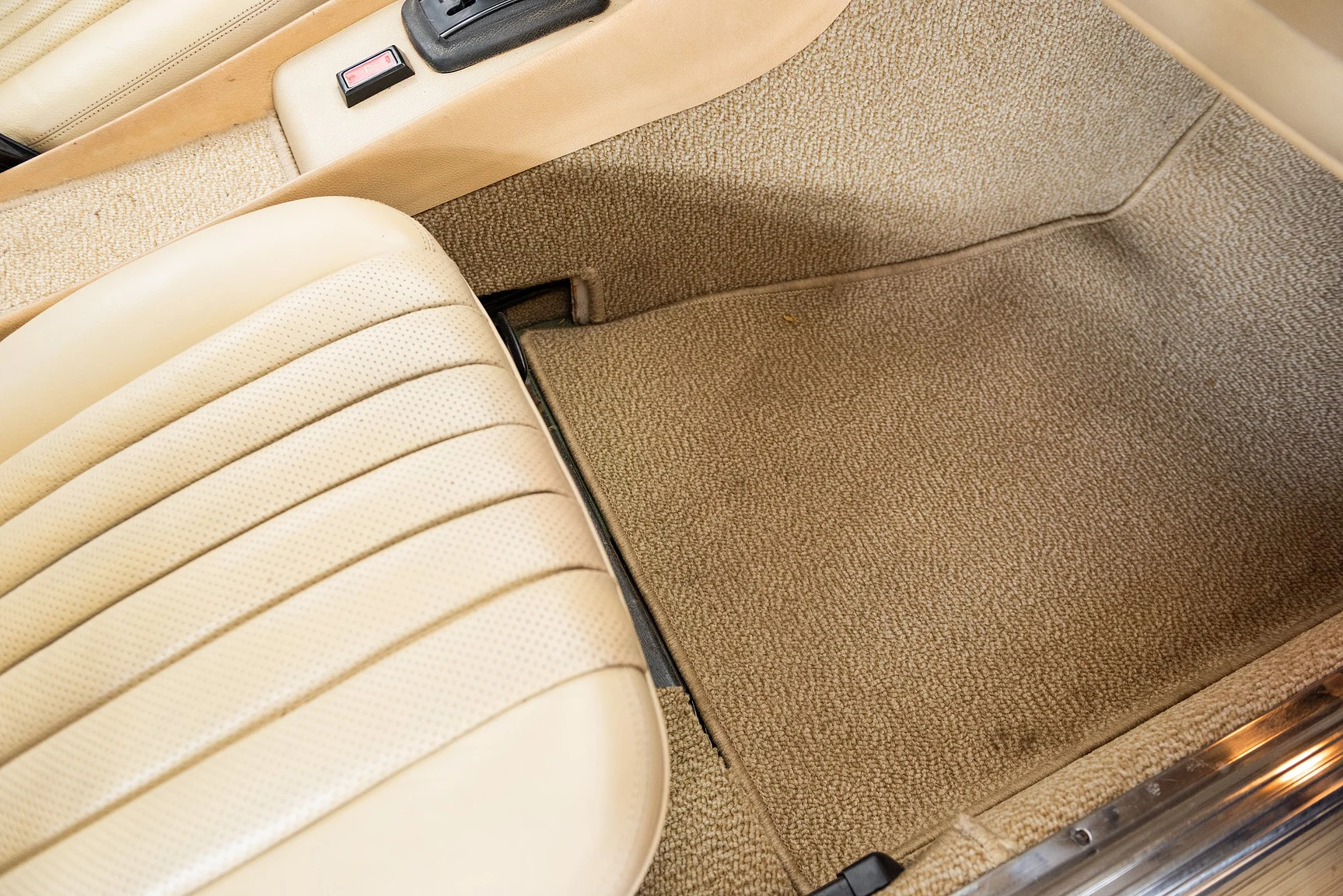 Interiörbild 1975 Mercedes Benz 450 SLC (50)