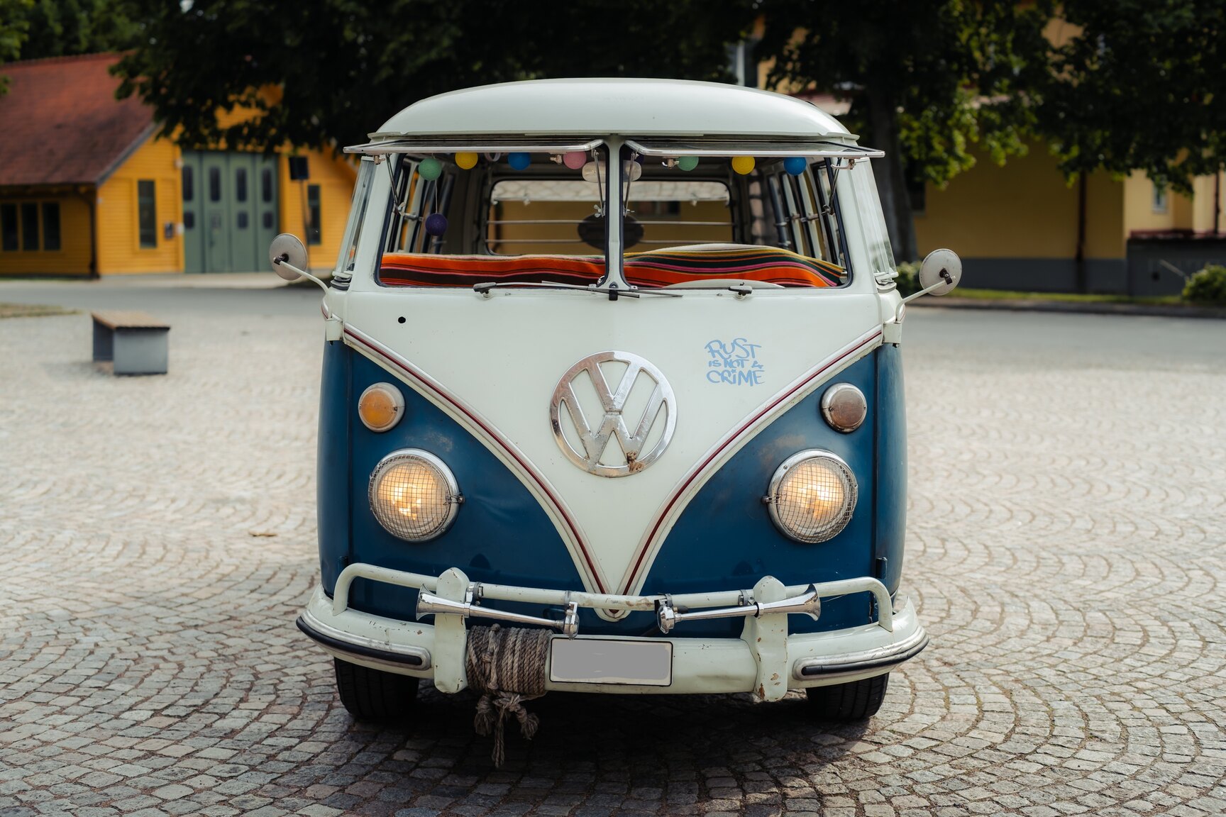 Aussenfoto 1964 Volkswagen Kleinbus Transporter 1500 Deluxe “21-fönsters Samba”