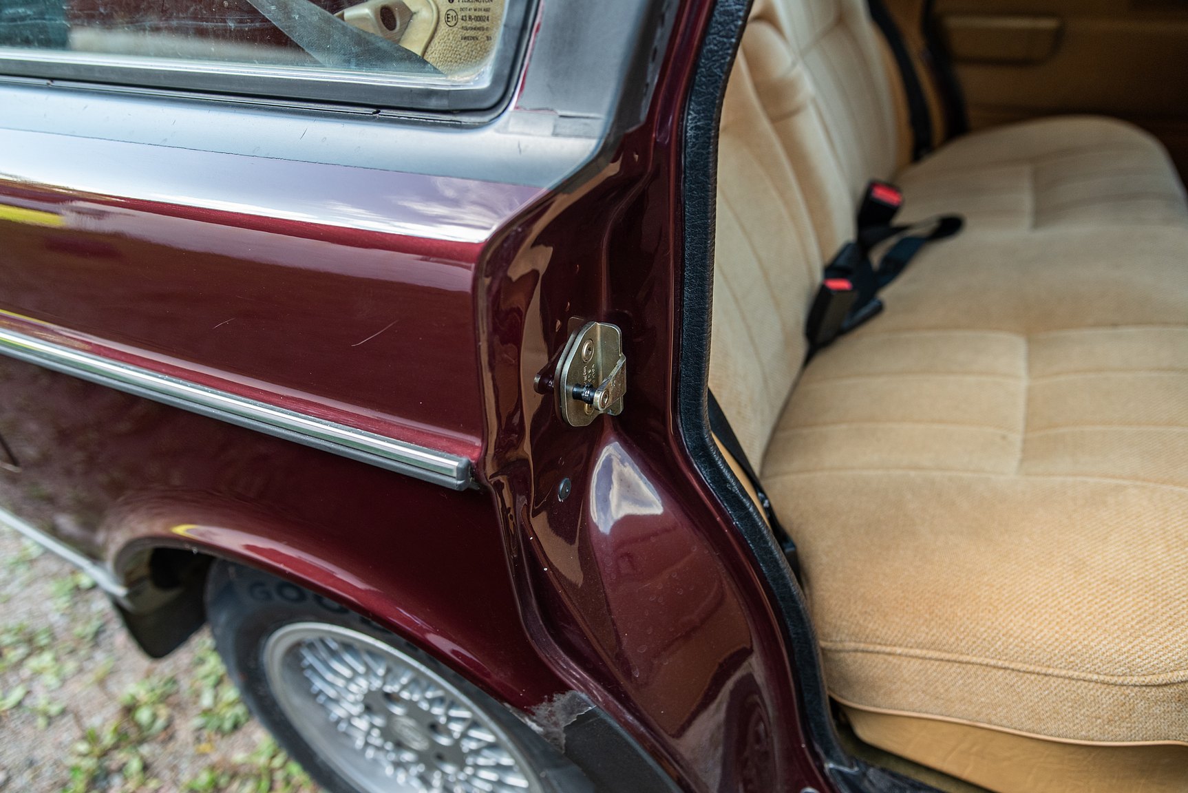 Innenraumfoto von 1993 Volvo 245 GL Classic "No Reserve Auction"