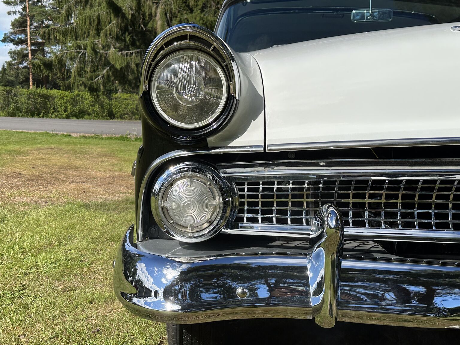 Exteriörbild på 1955 Ford Fairlane Crown Victoria