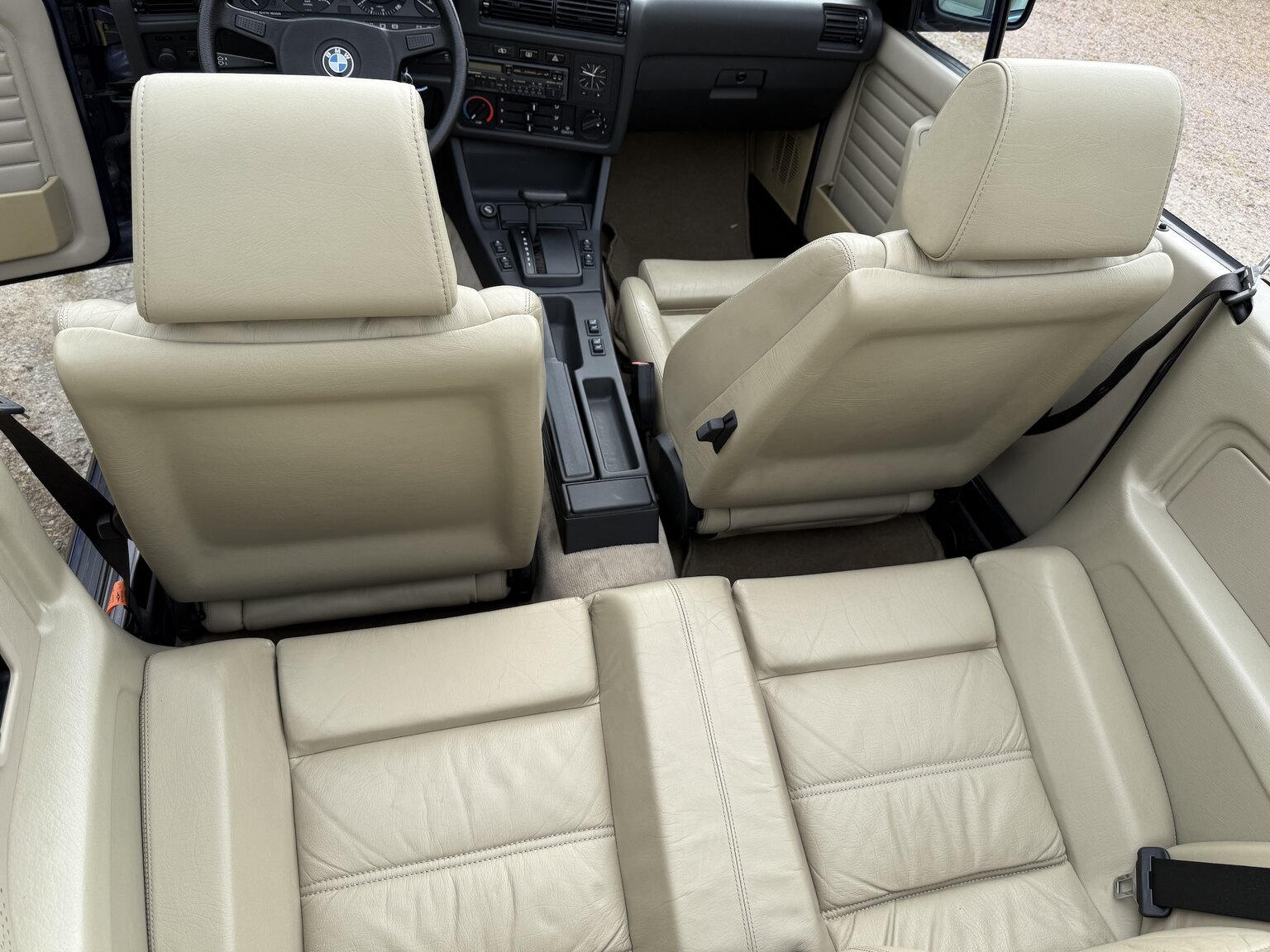 Interior image of 1987 BMW 325i Convertible