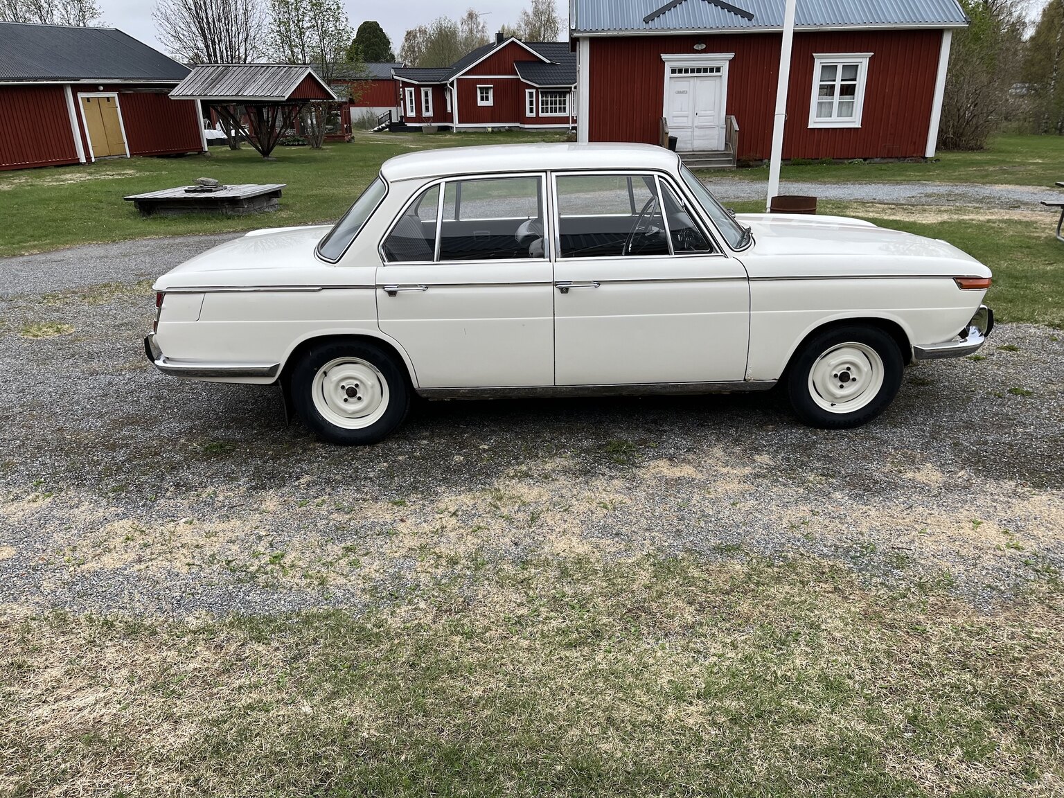 Exterior image of 1965 BMW 1800