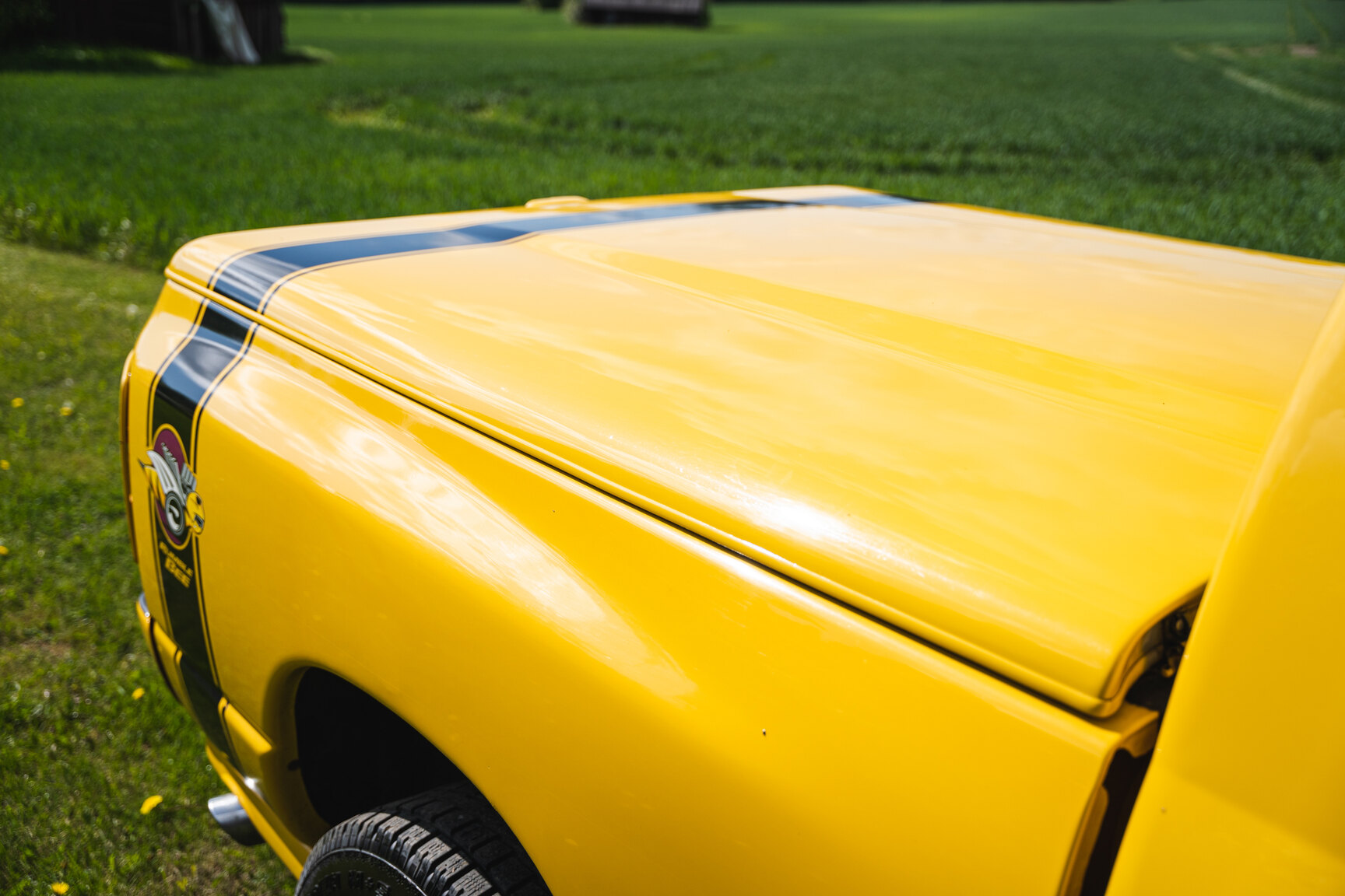Exteriörbild på 2005 Dodge Ram 1500 Bumble Bee