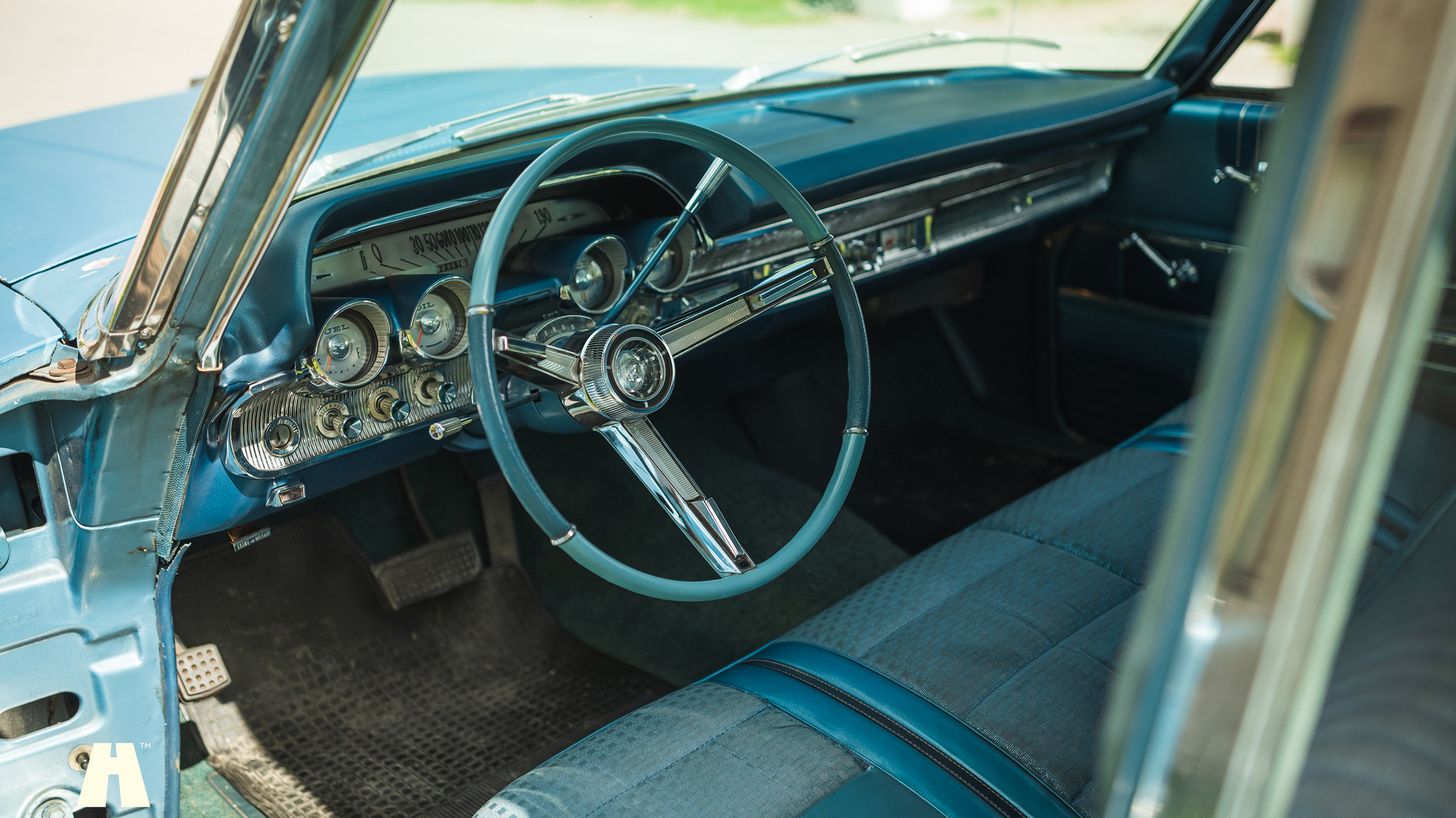 Interior image of 1963 Mercury Monterey Custom 4-door (3)