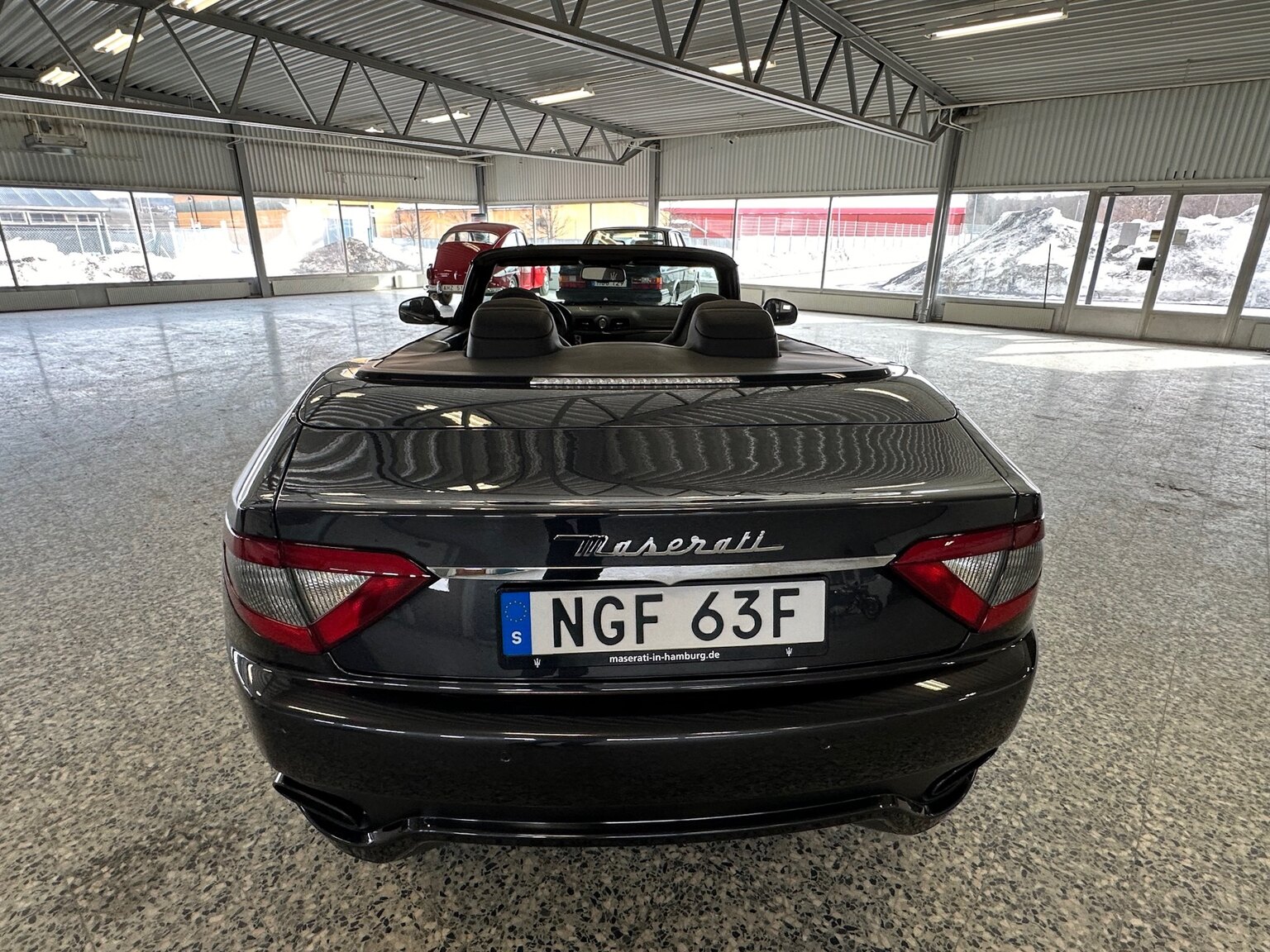 Exterior image of 2016 Maserati Grancabrio (4)