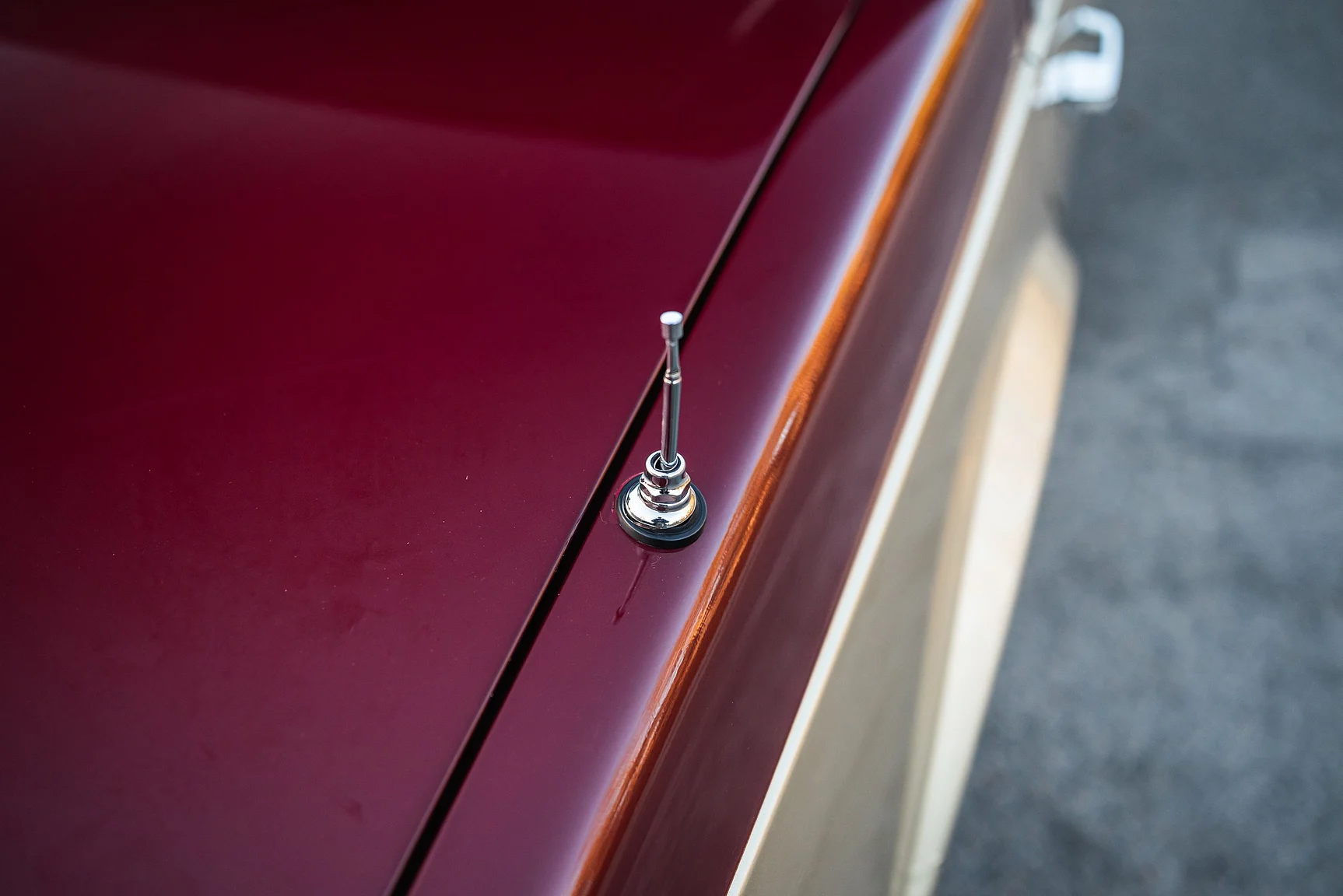 Exterior image of 1989 Cadillac Seville (39)