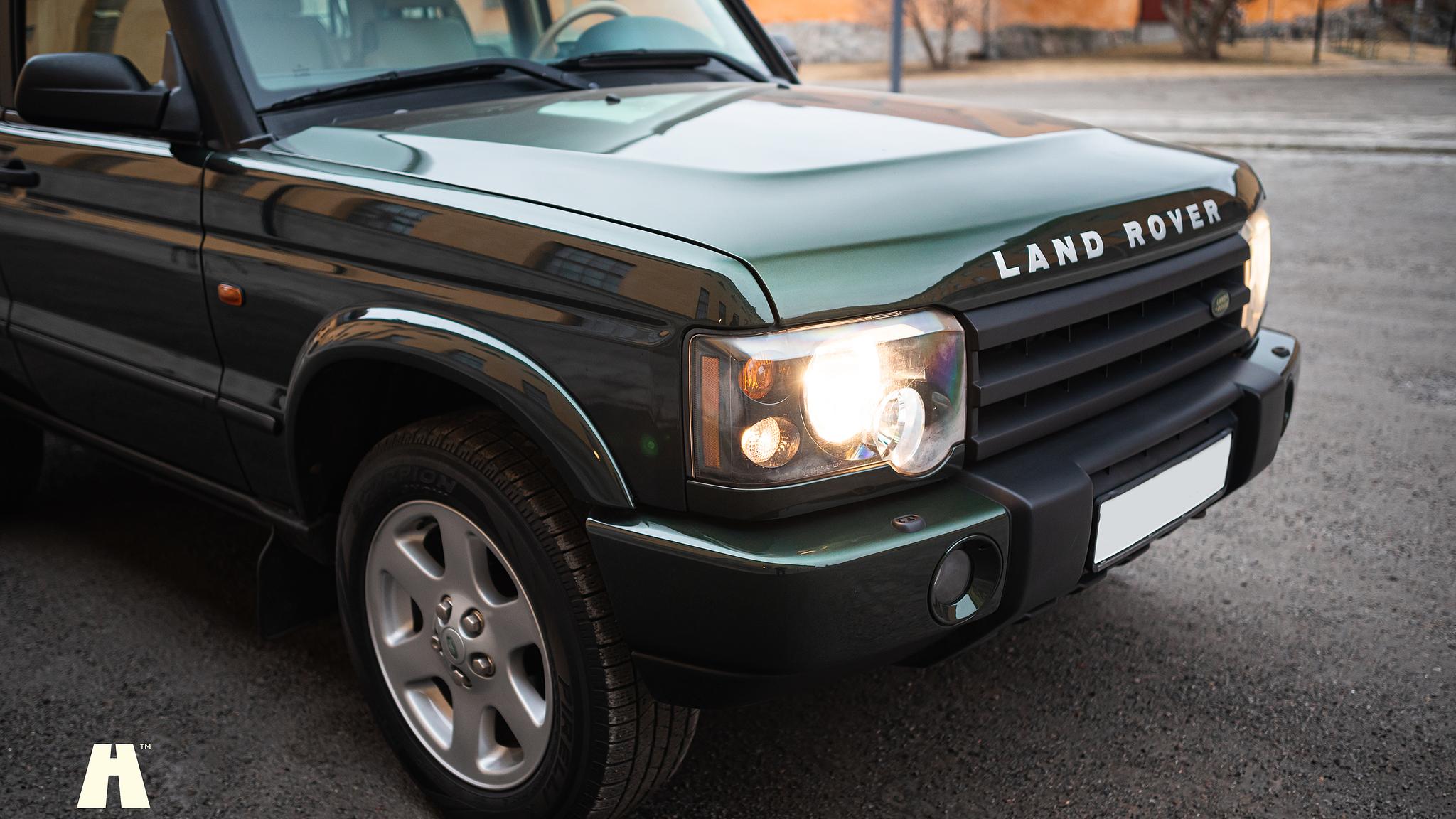 Exterior image of 2003 Land Rover Discovery II, 2003