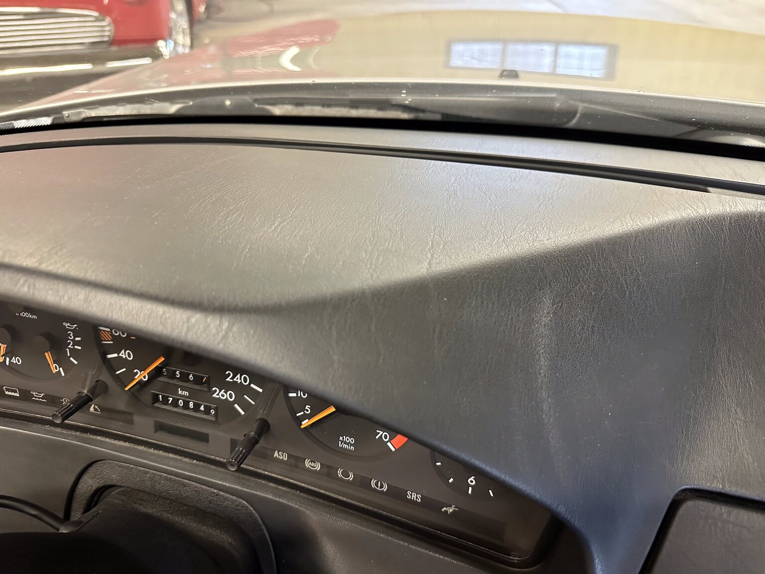 Interiörbild 1993 Mercedes-Benz SL 320