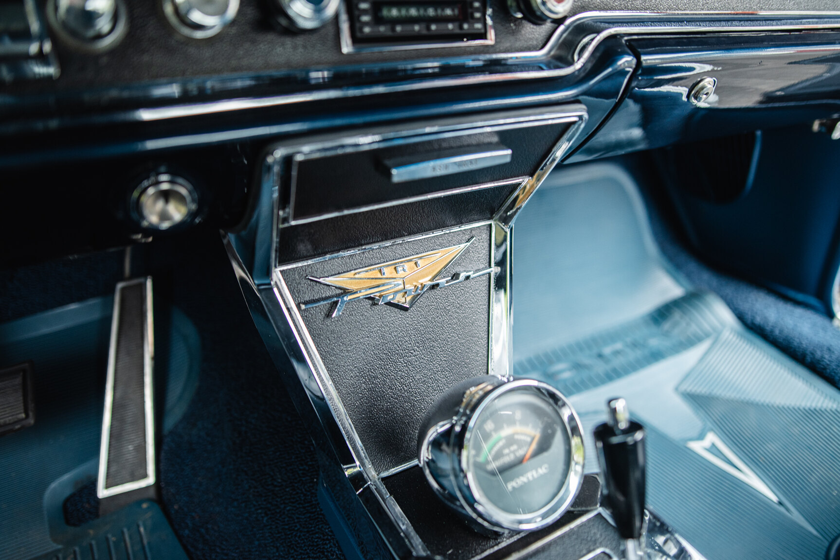 Interior image of 1965 Pontiac Catalina 421 Tripower-Pack 2+2