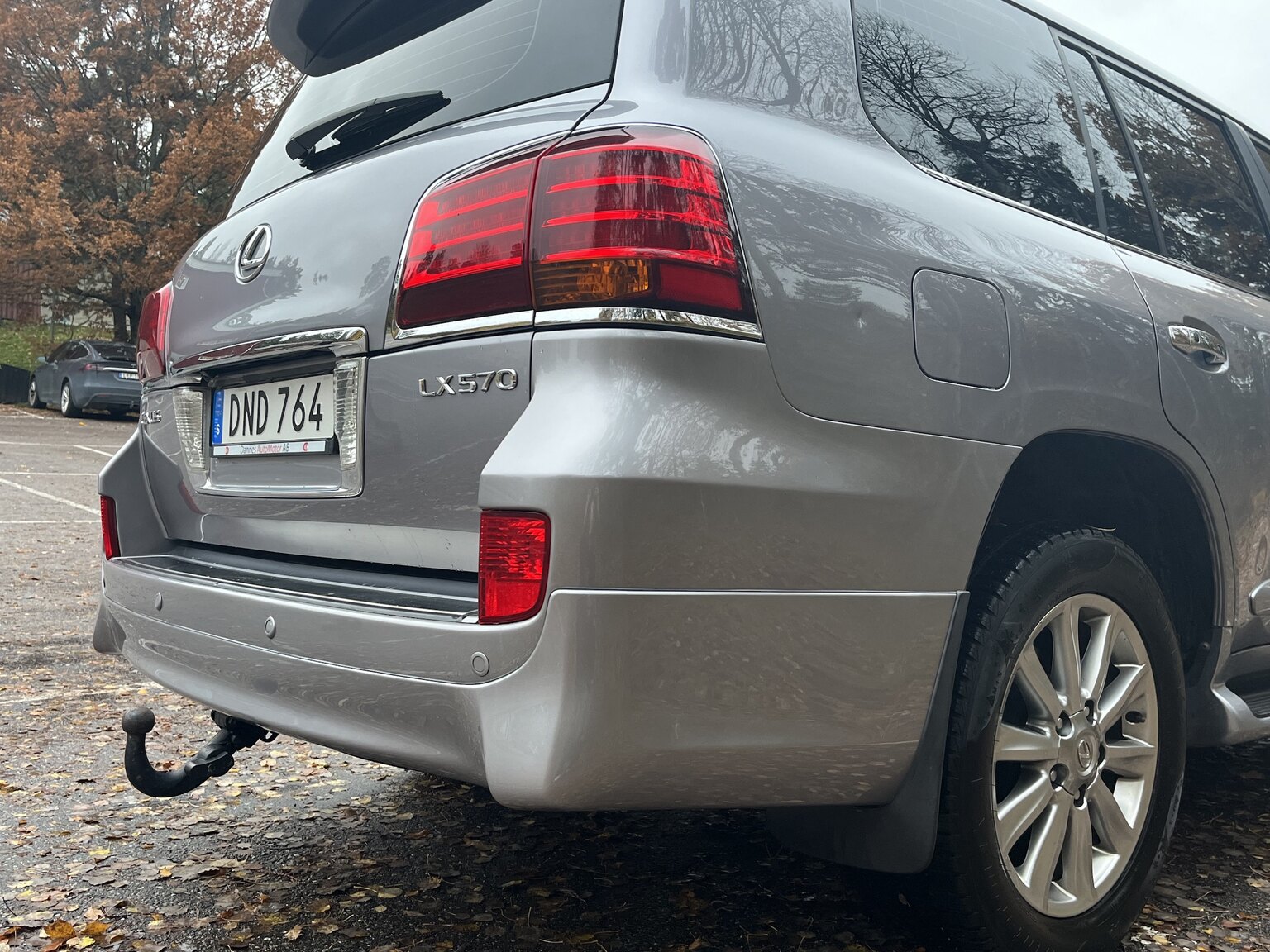 Exterior image of 2011 Lexus LX570