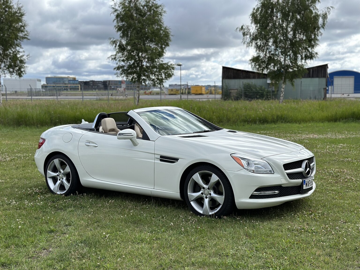 Exteriörbild på 2012 Mercedes-Benz SLK 350