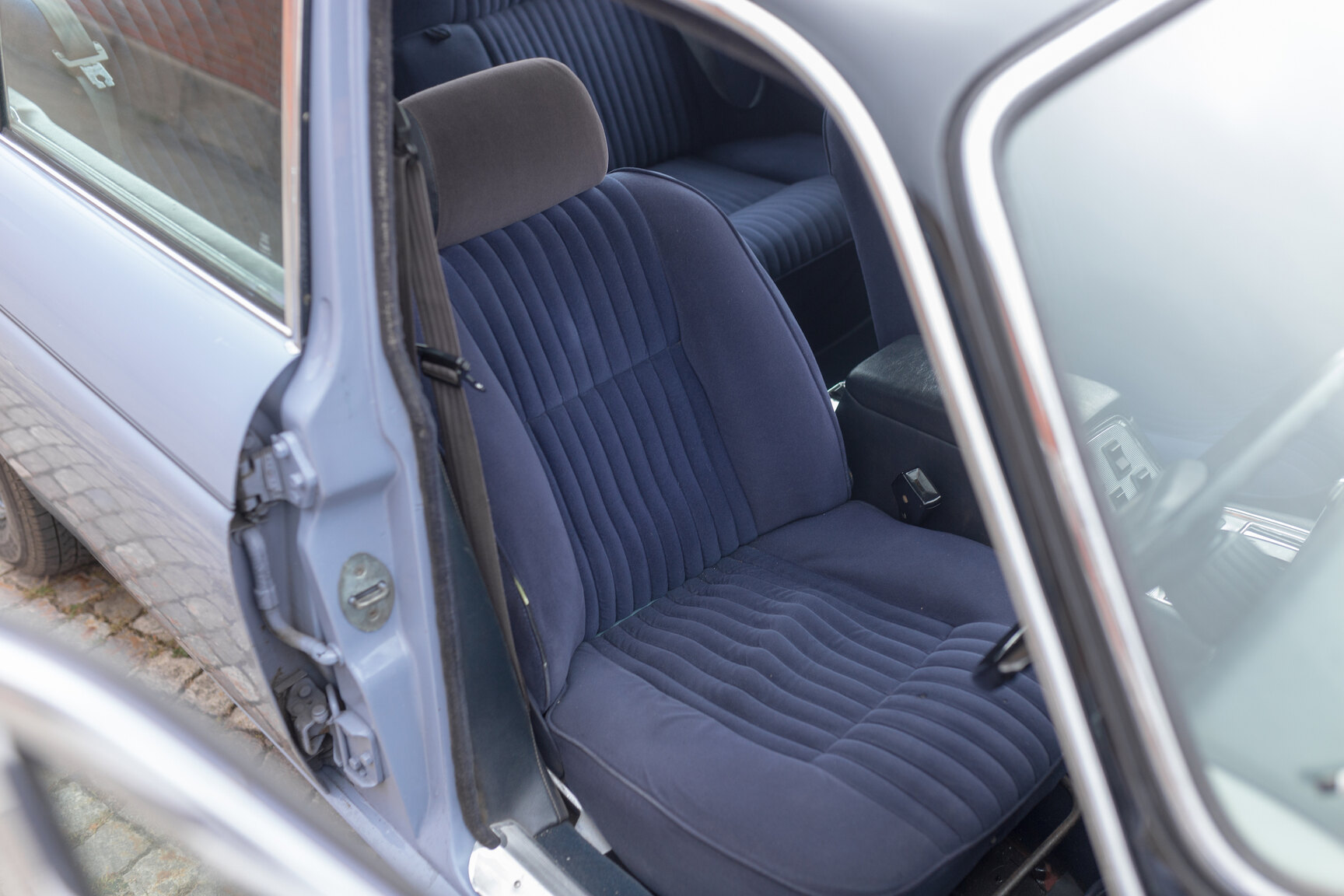 Interior image of 1975 JAGUAR XJ6  (7)