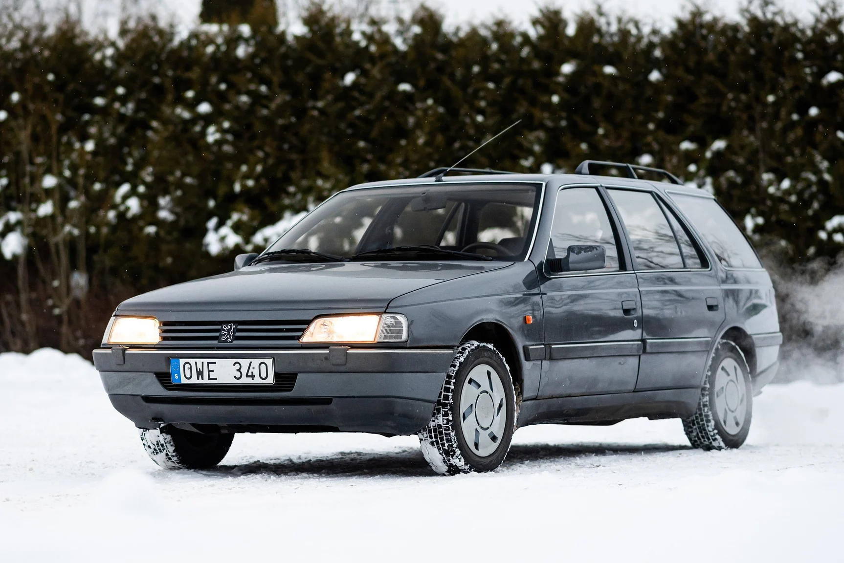 Exterior image of 1991 Peugeot 405 Break SRI (1)