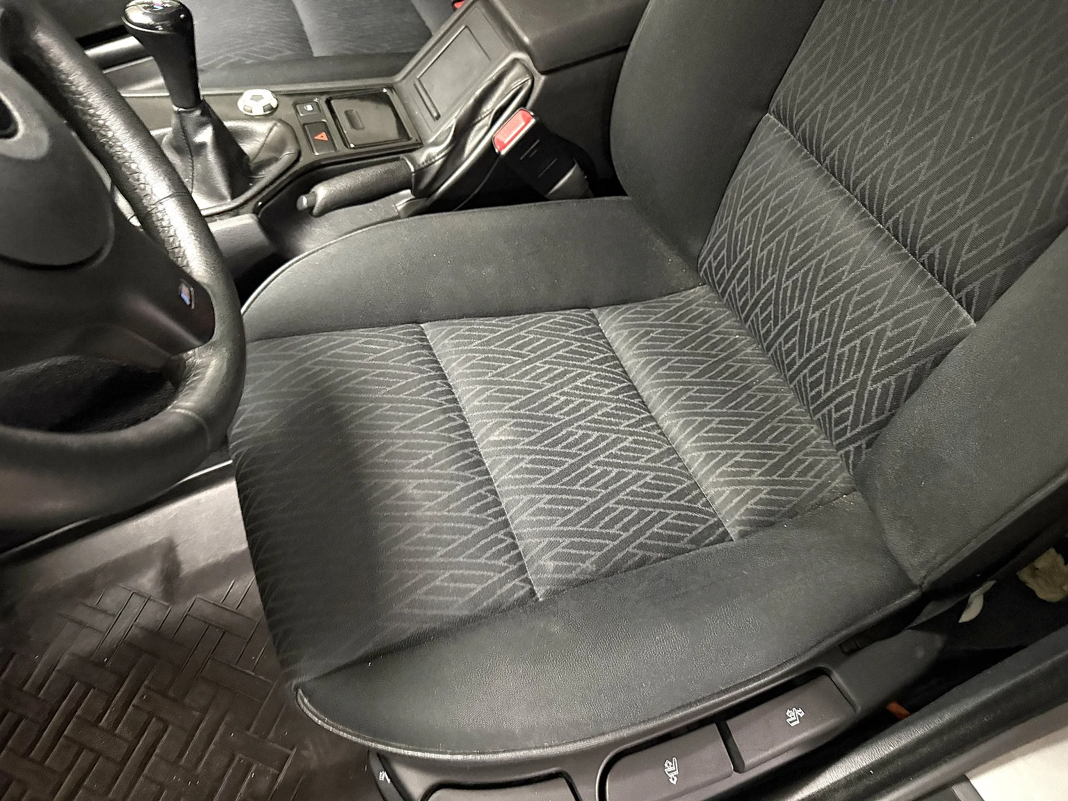 Innenraumfoto von 2002 BMW 520i (9)