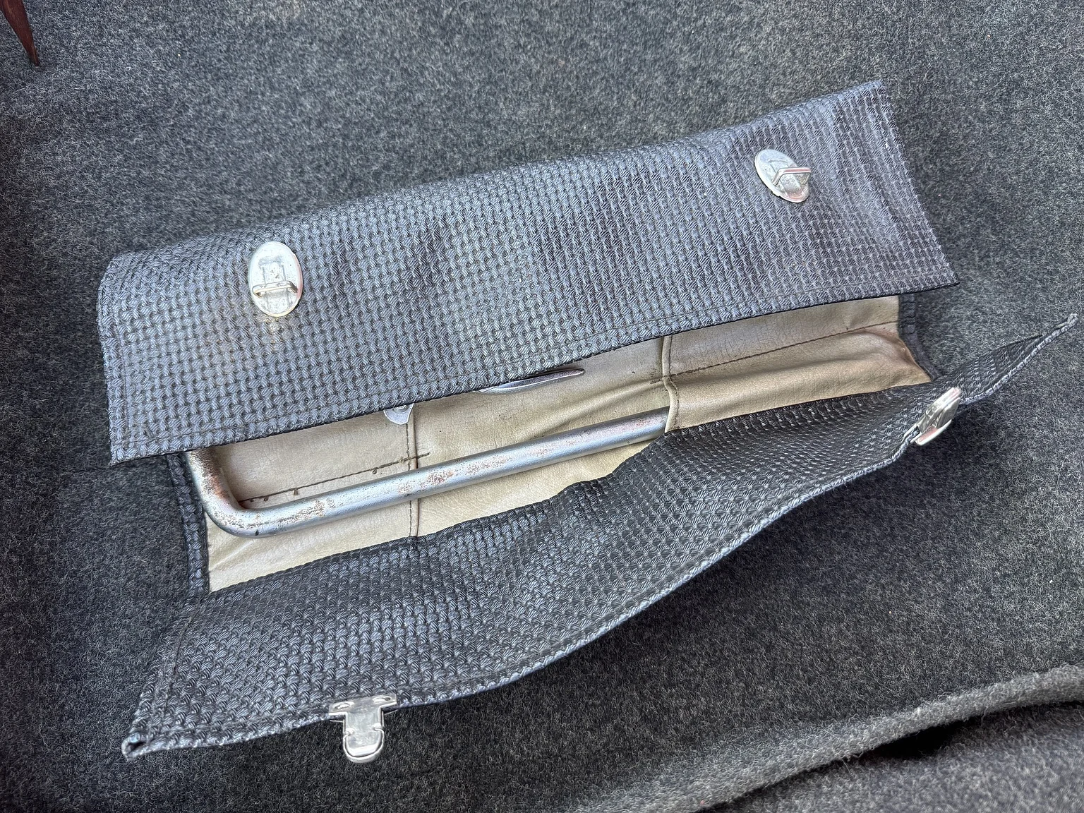 Image of 1971 Porsche 911 S  (21) mechanics