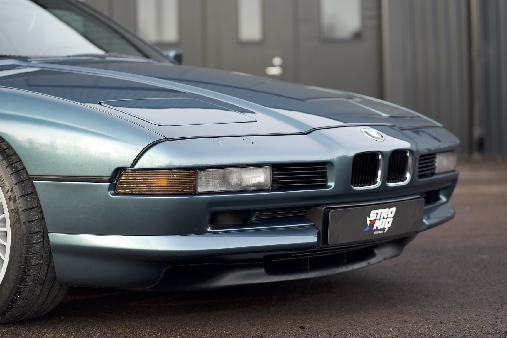 Exteriörbild på 1992 BMW 850i 6-speed manual - NO RESERVE