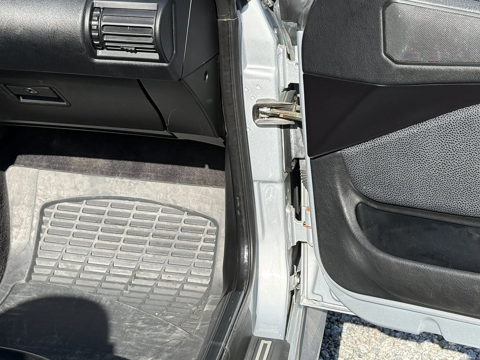 Interior image of 1996 BMW Z3 1.8 Z3 (50)