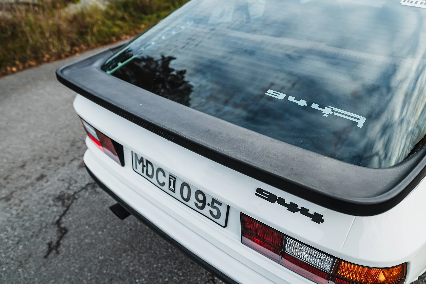 Exterior image of 1986 Porsche 944R (55)