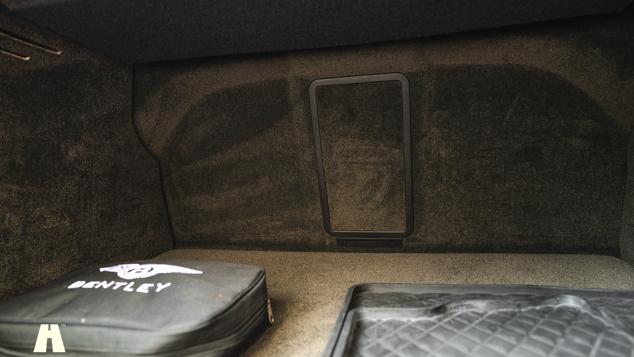 Innenraumfoto von 2013 Bentley Continental GT V8 (66)