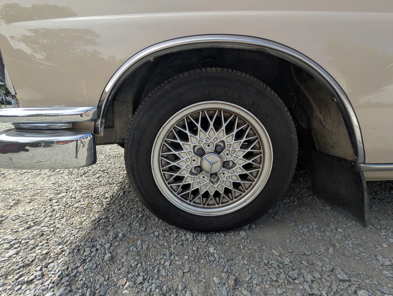 Exteriörbild på 1964 Mercedes-Benz 220 Sb (11)
