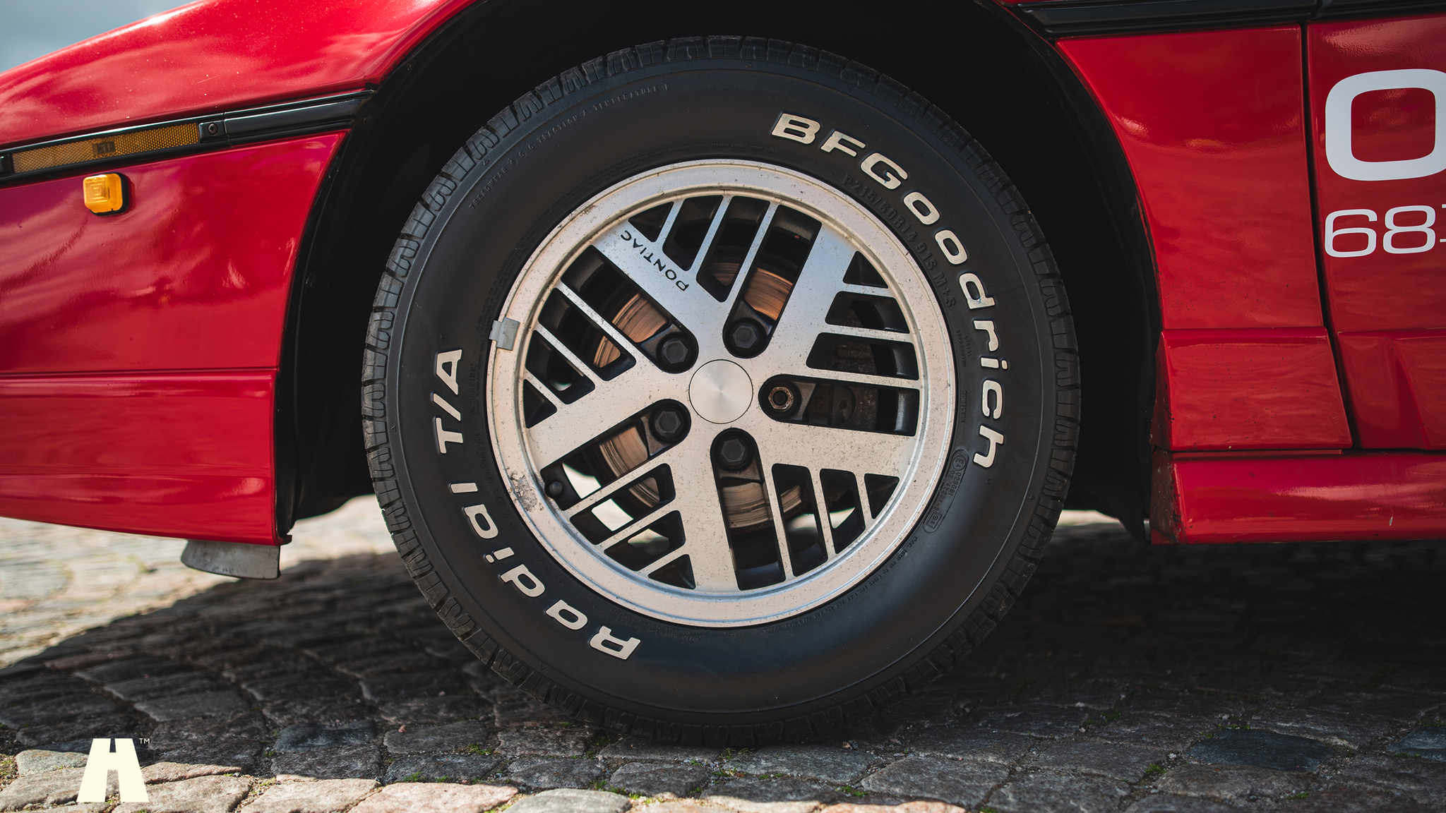 Exteriörbild på 1985 Pontiac Fiero GT (28)