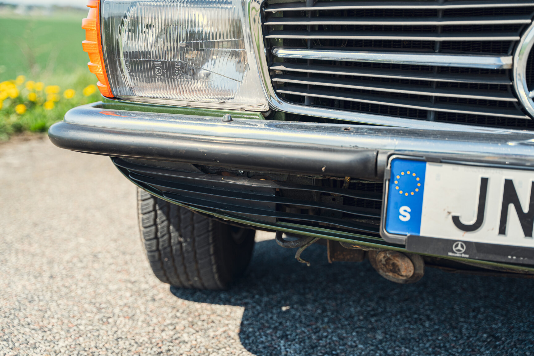 Exteriörbild på 1976 Mercedes-Benz 450 SLC (20)