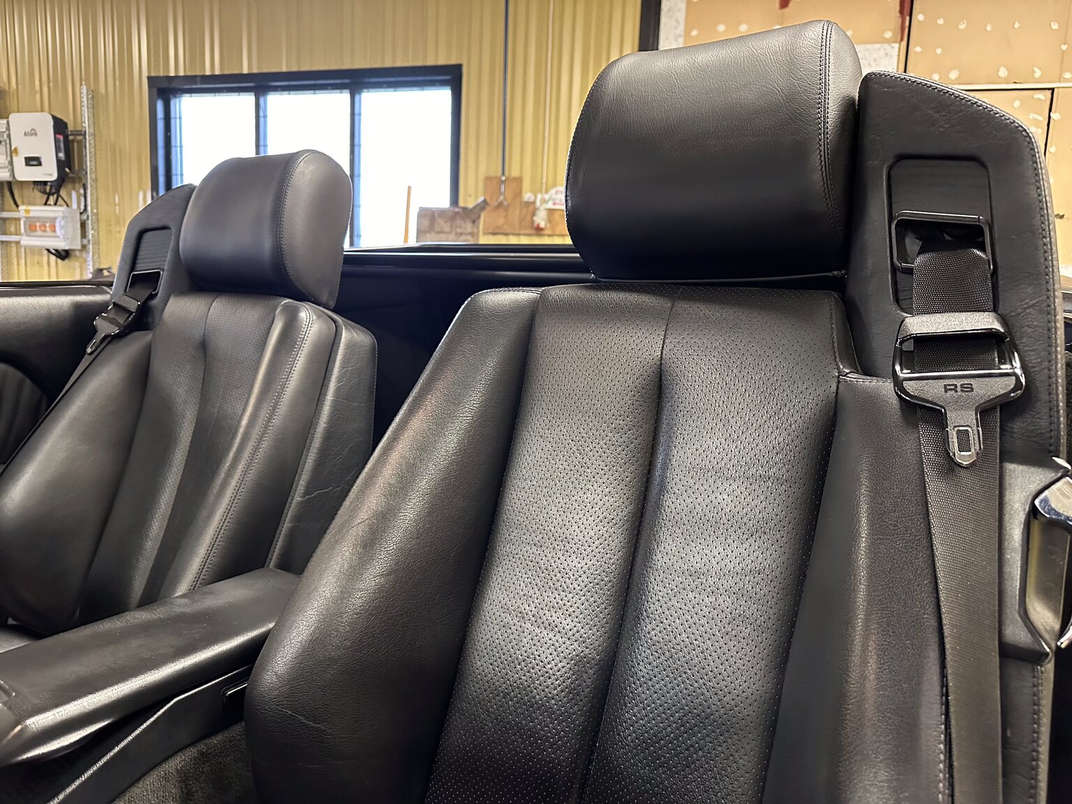 Interiörbild 1993 Mercedes-Benz SL 320