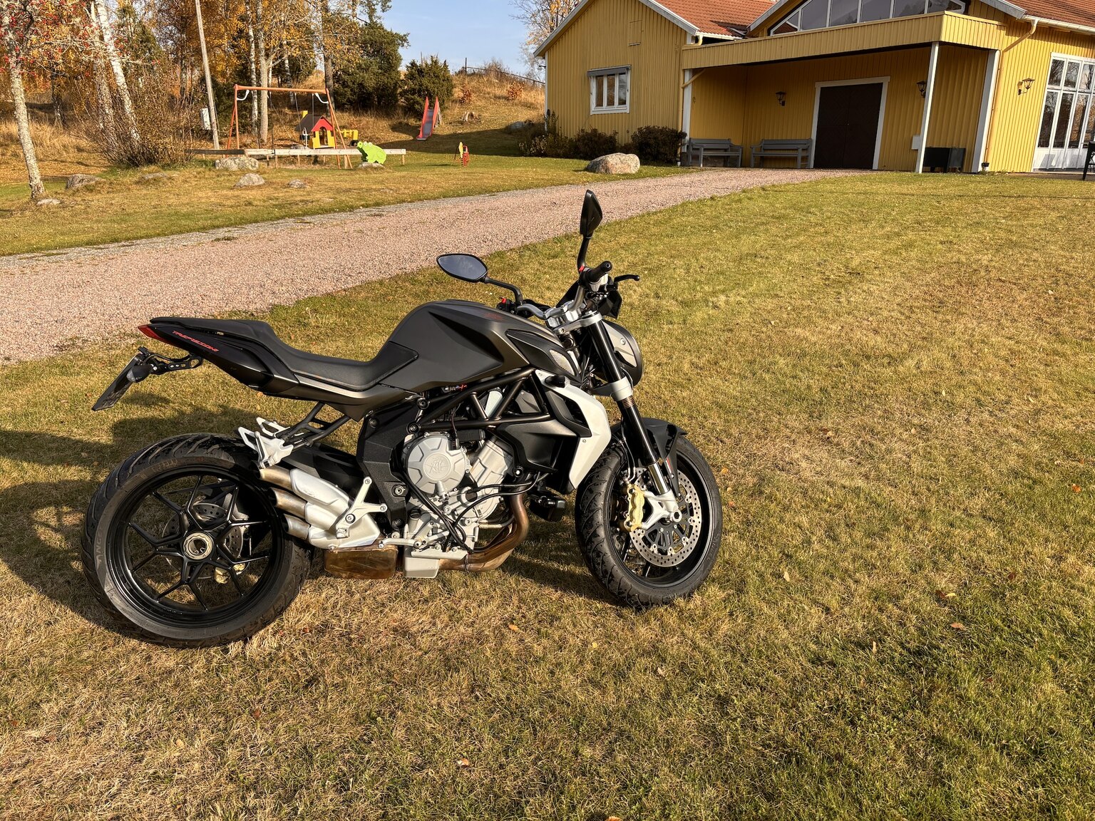 Exterior image of 2014 MV Agusta Brutale 675