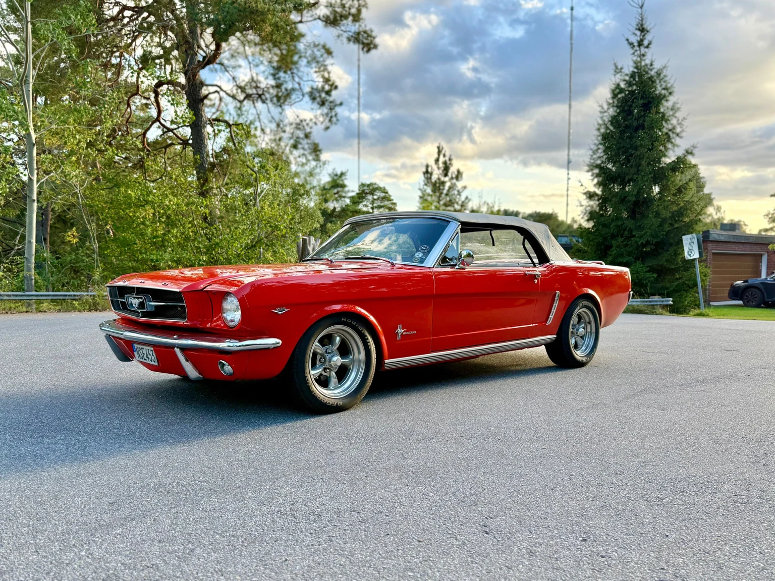 Exterior image of 1965 Ford Mustang Cabriolet (9)