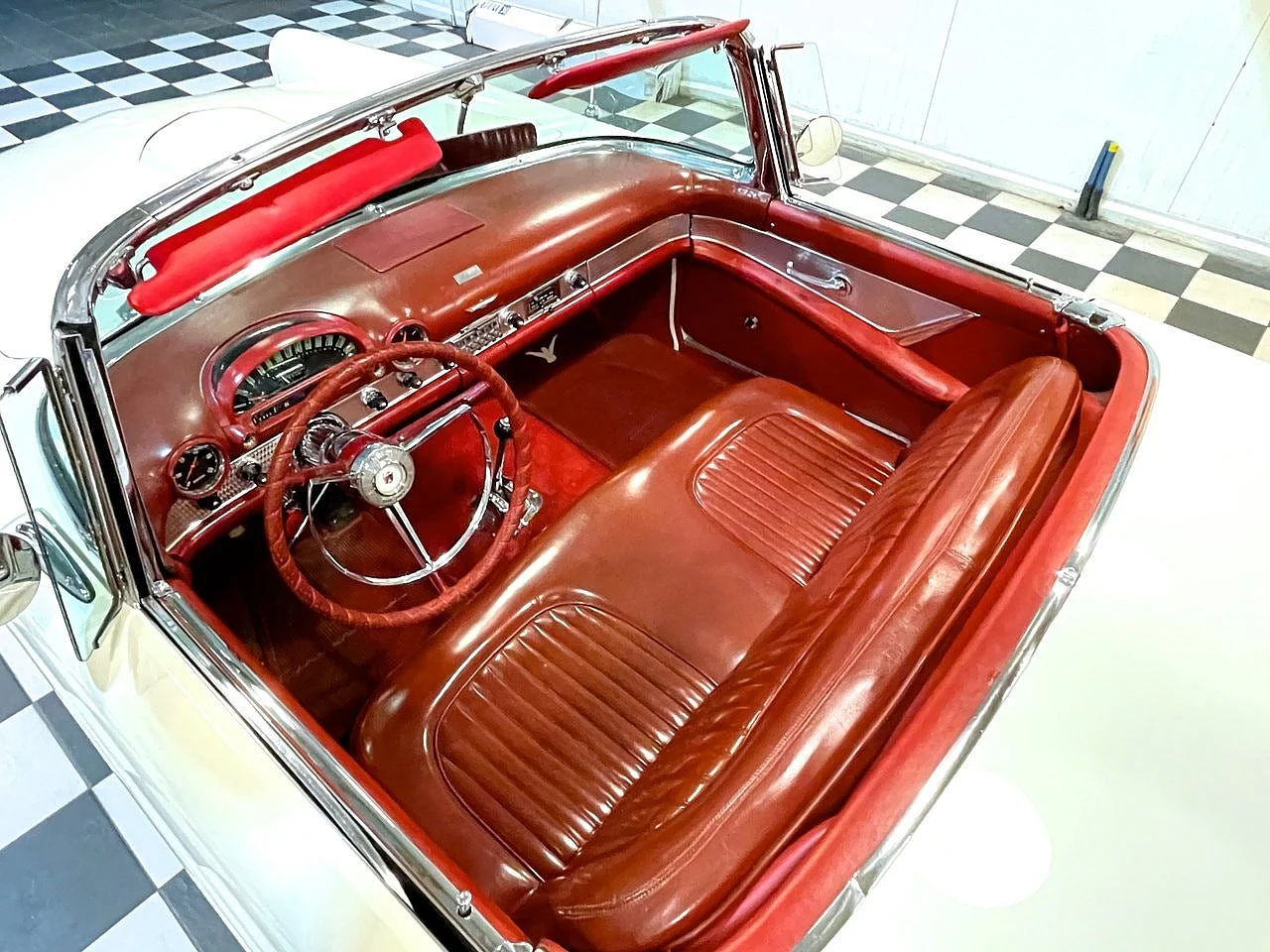 Bild von 1956 Ford Thunderbird (18)