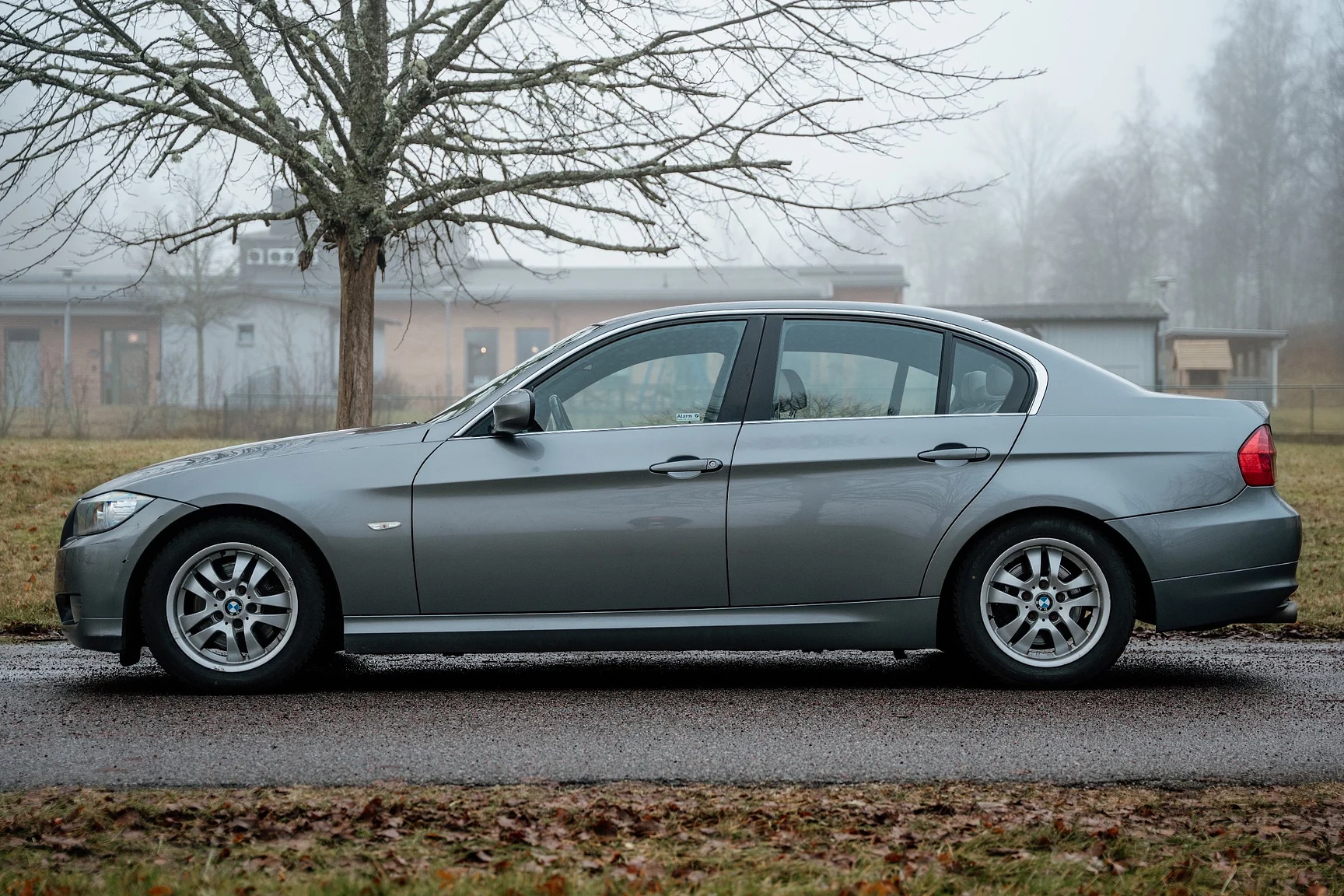 Aussenfoto 2010 BMW 325i Sedan (6)