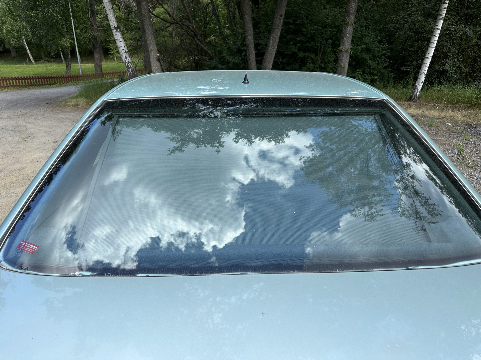 Exteriörbild på 1992 Mercedes 300 SE (35)