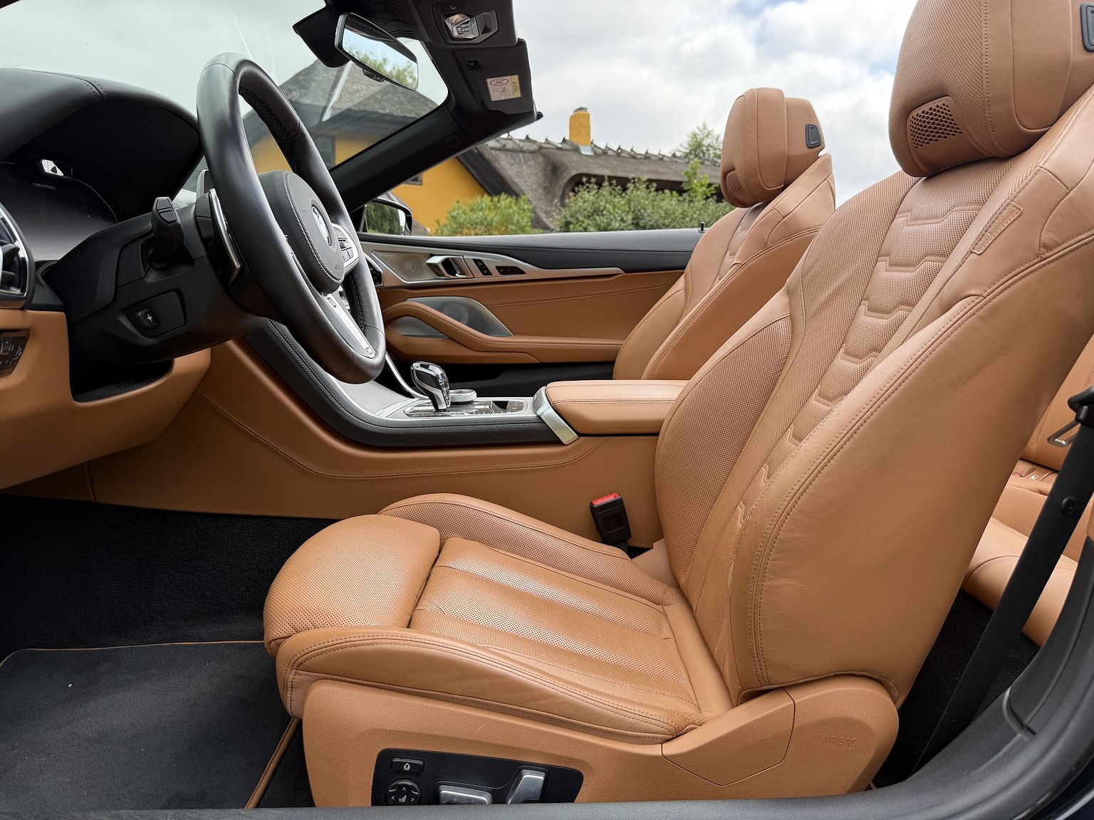 Interior image of 2019 BMW M850i xDrive Convertible Steptronic