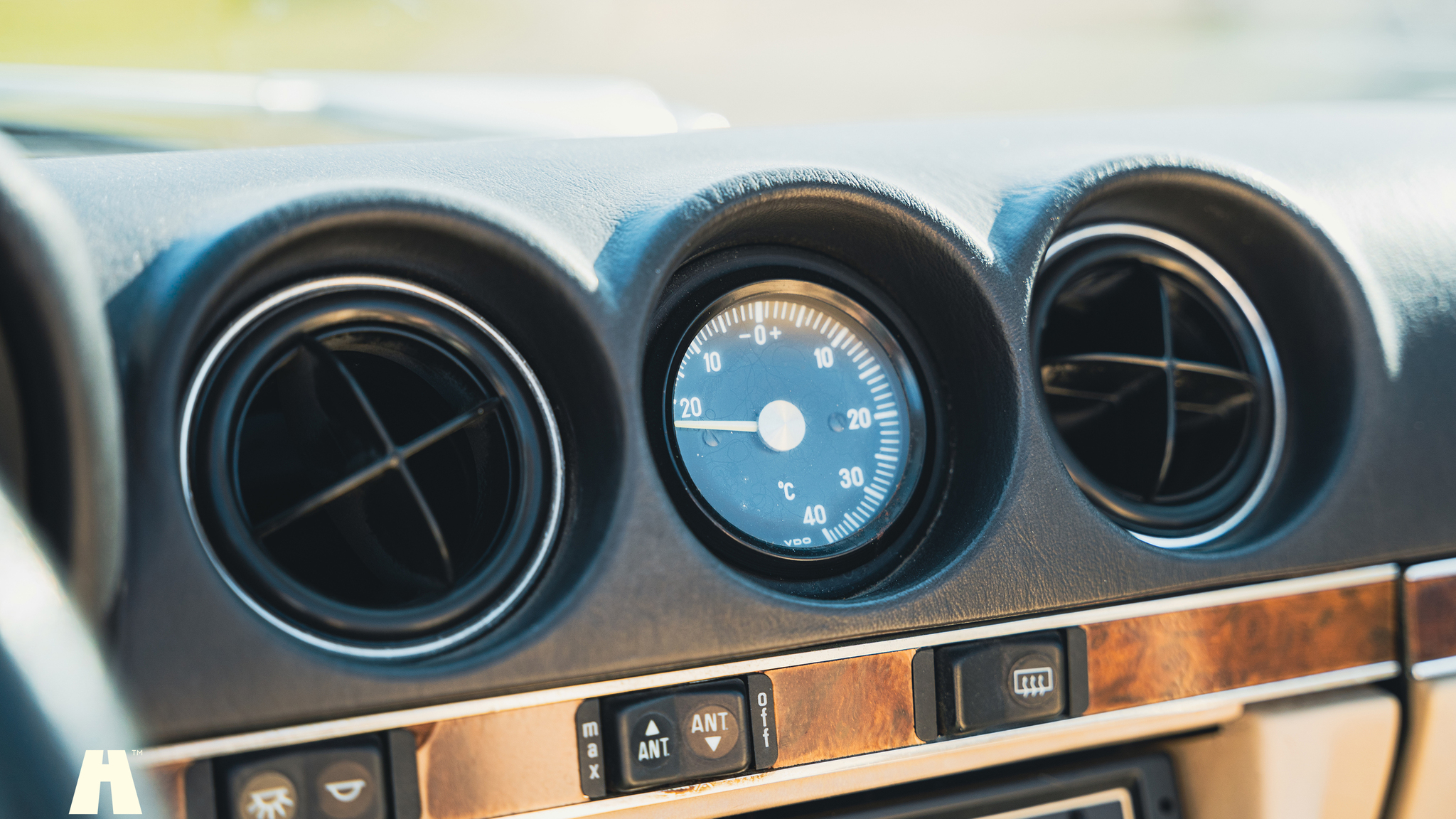 Innenraumfoto von 1985 Mercedes-Benz 380 SL