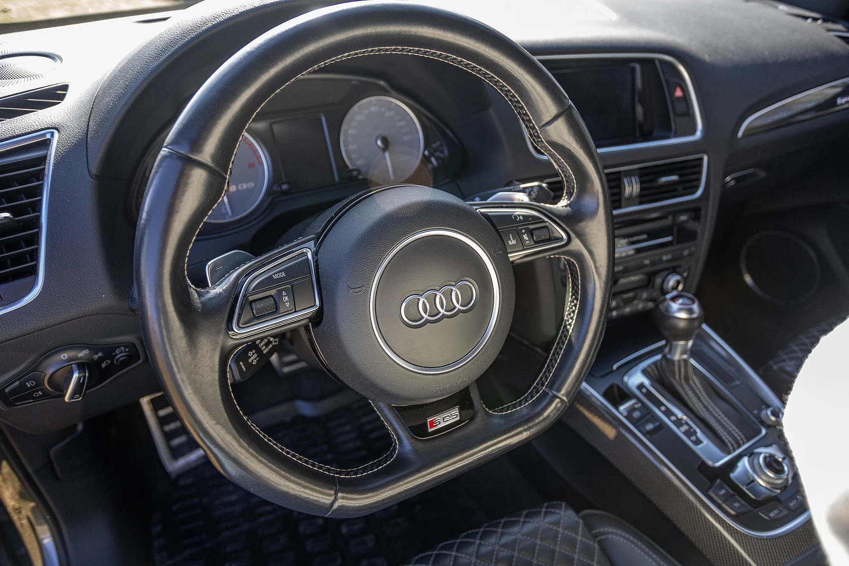 Interior image of 2017 Audi SQ 5 Plus TDI (1)