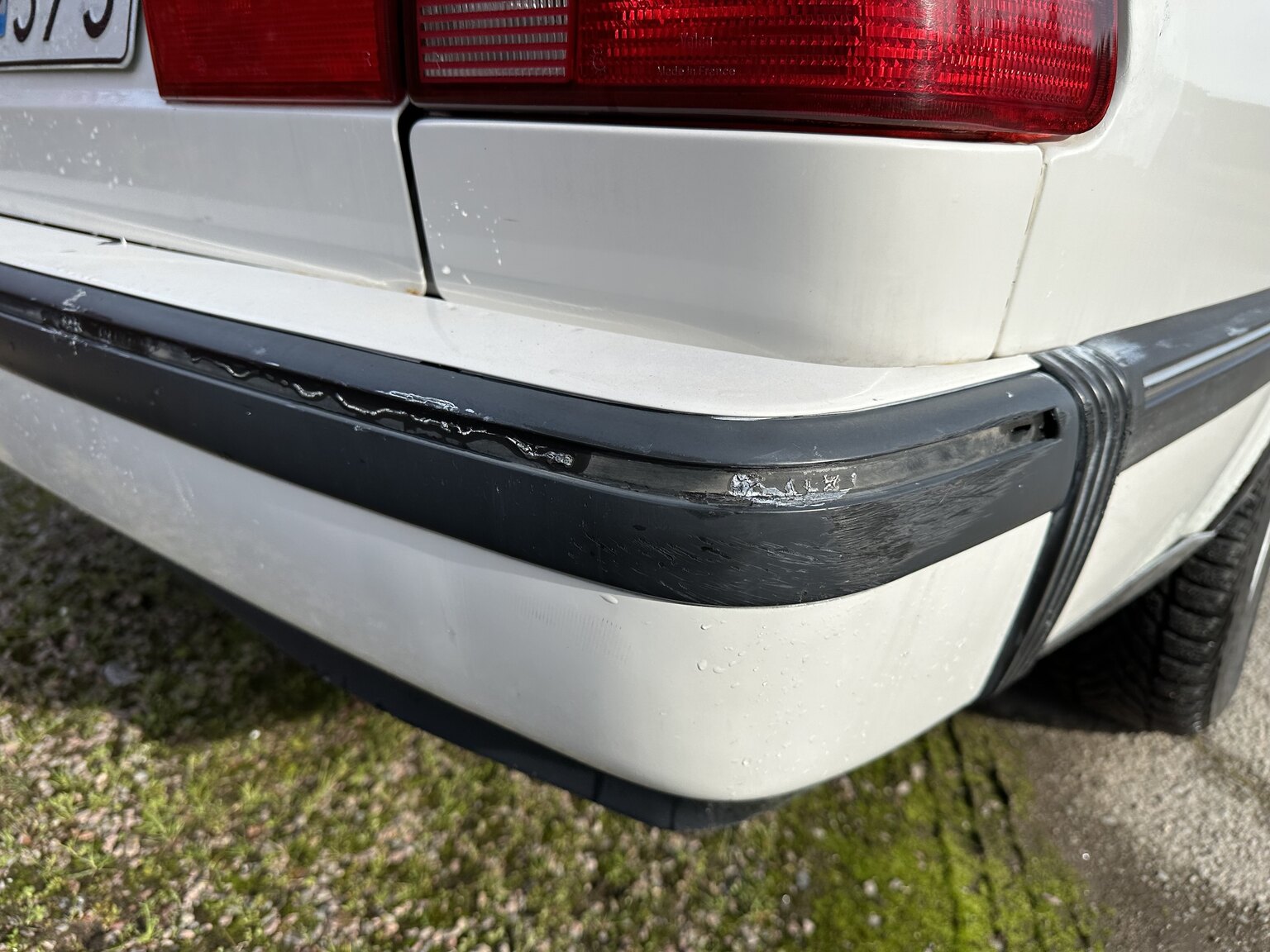 Exterior image of 1996 SAAB 9000