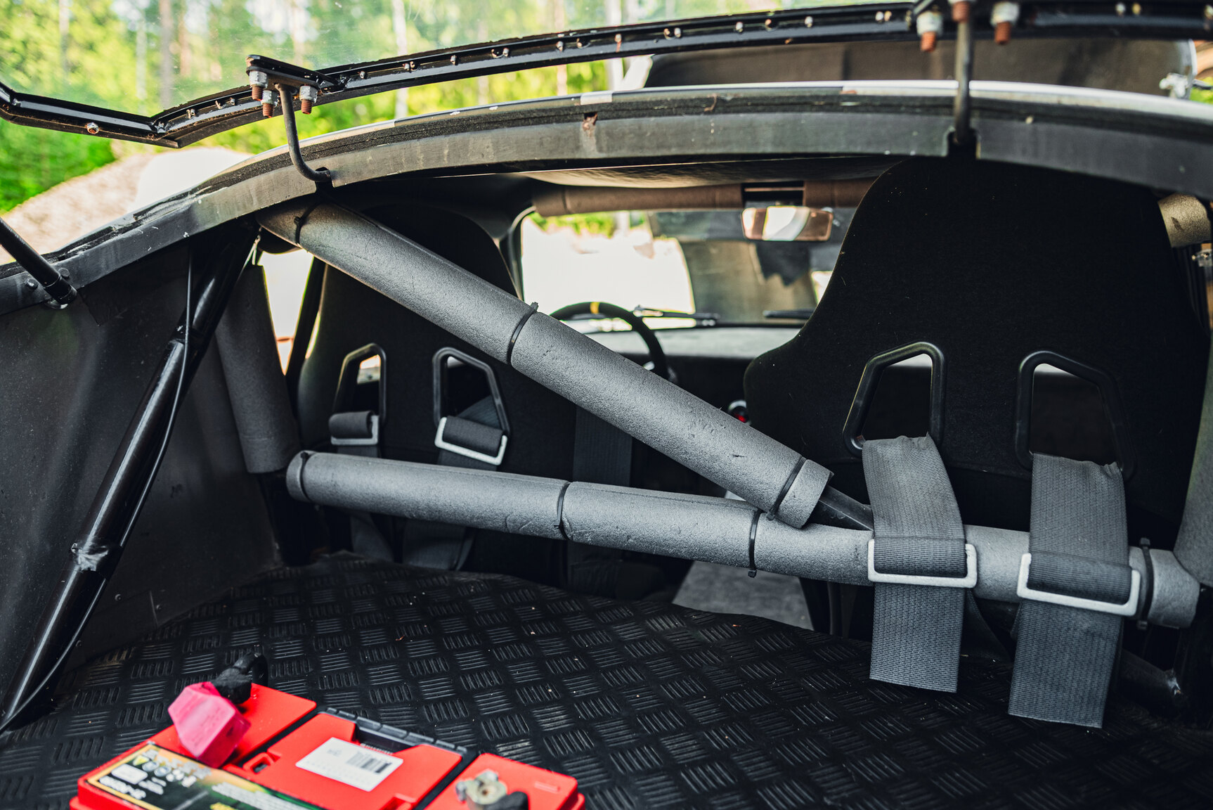 Interior image of 2006 Factory Five Daytona Coupe
