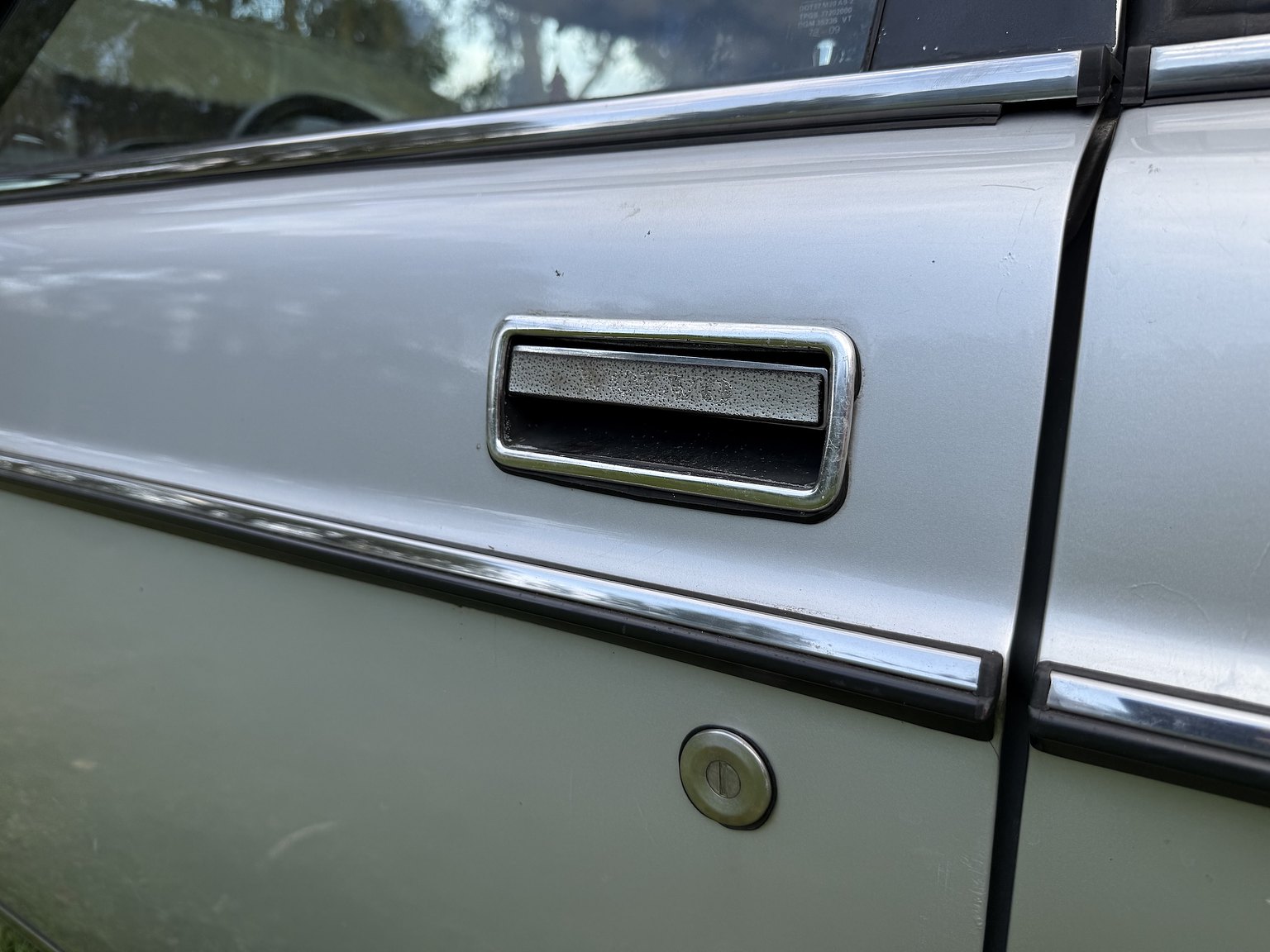 Exteriörbild på 1979 Volvo 262 C 2.8 V6 Automatisk