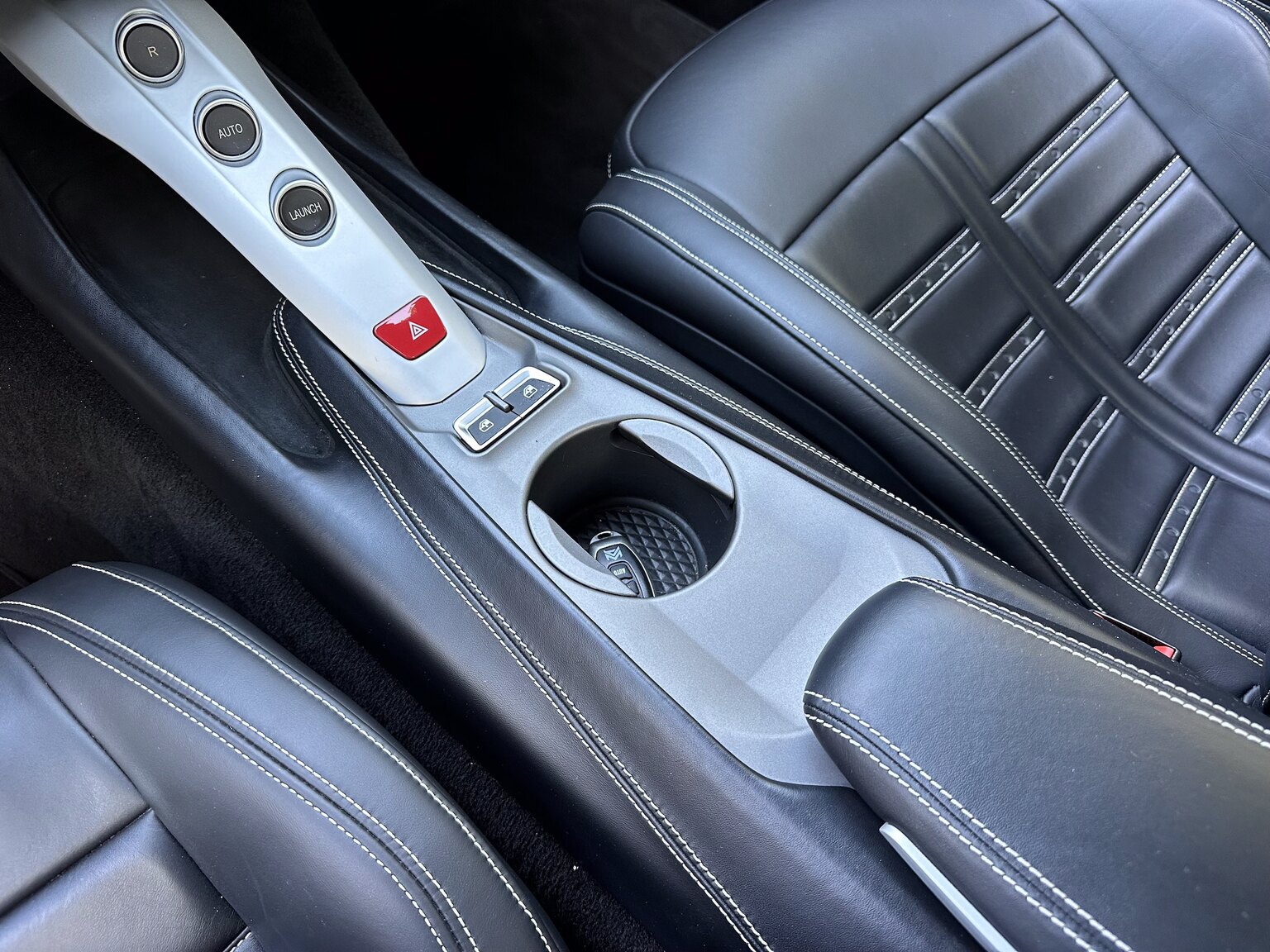 Interiörbild 2013 Ferrari F12 Berlinetta