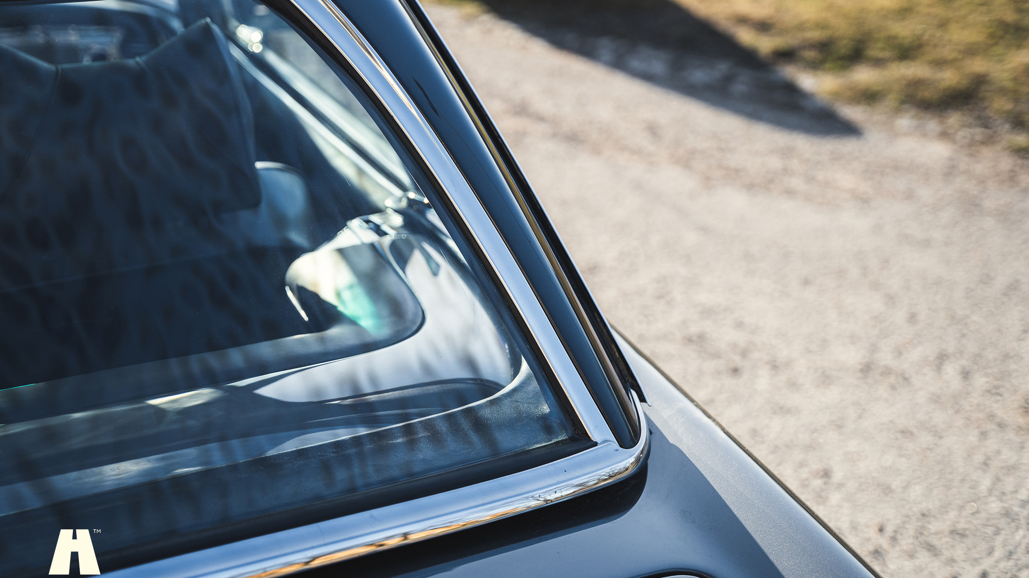 Exterior image of 1970 Mercedes 280 SL Pagoda (73)